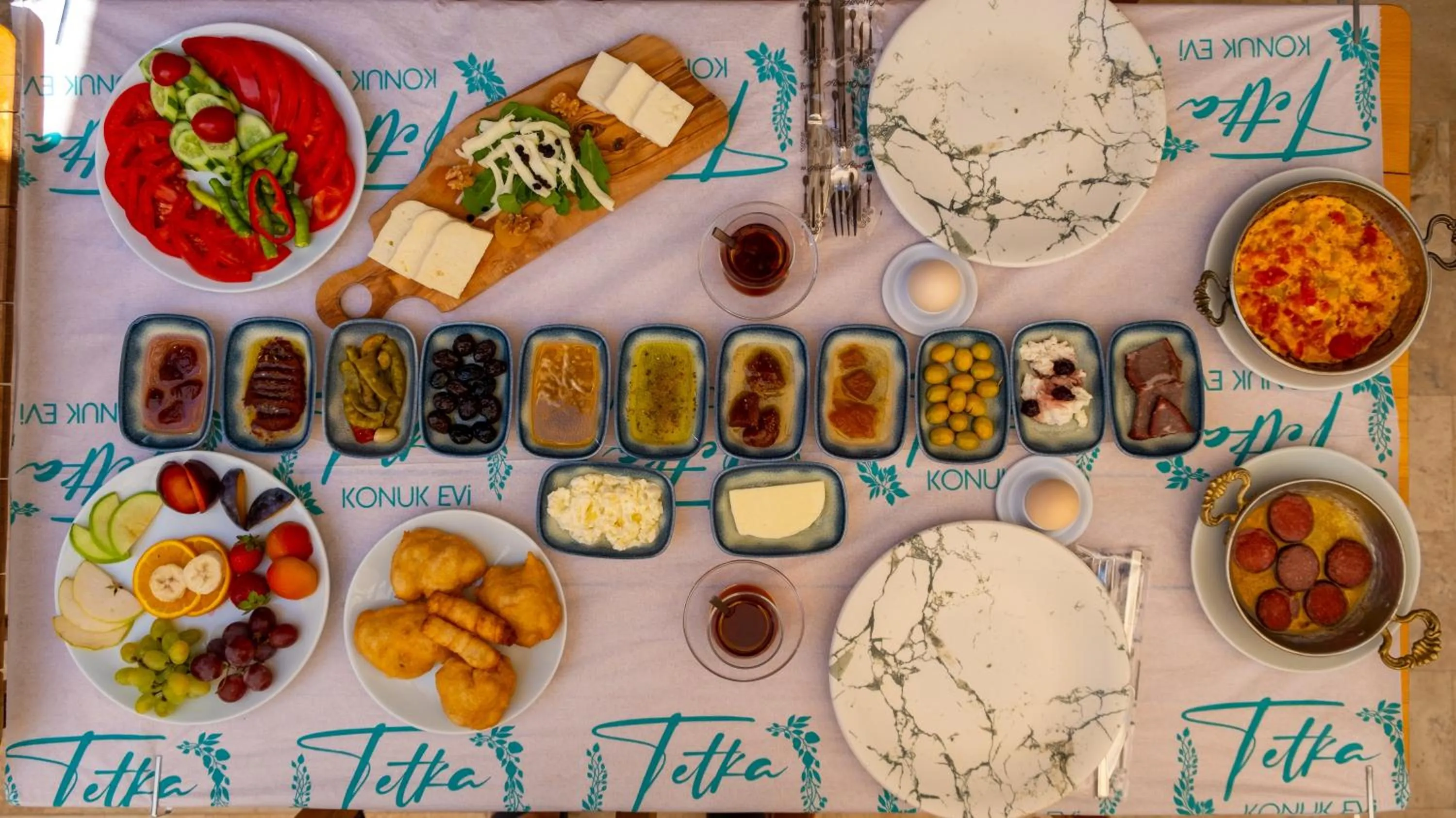 Breakfast in Tetka Konukevi