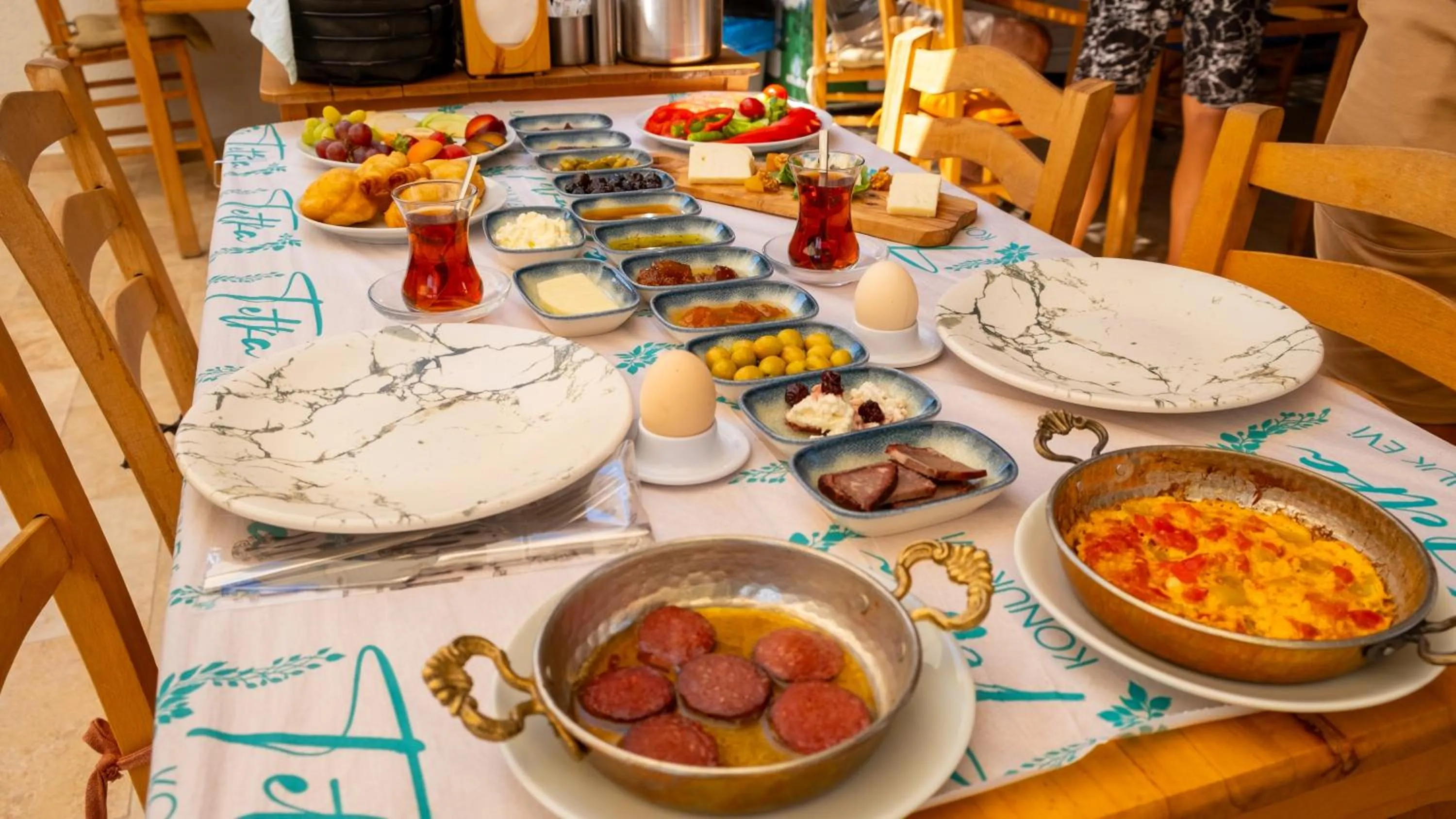 Breakfast in Tetka Konukevi