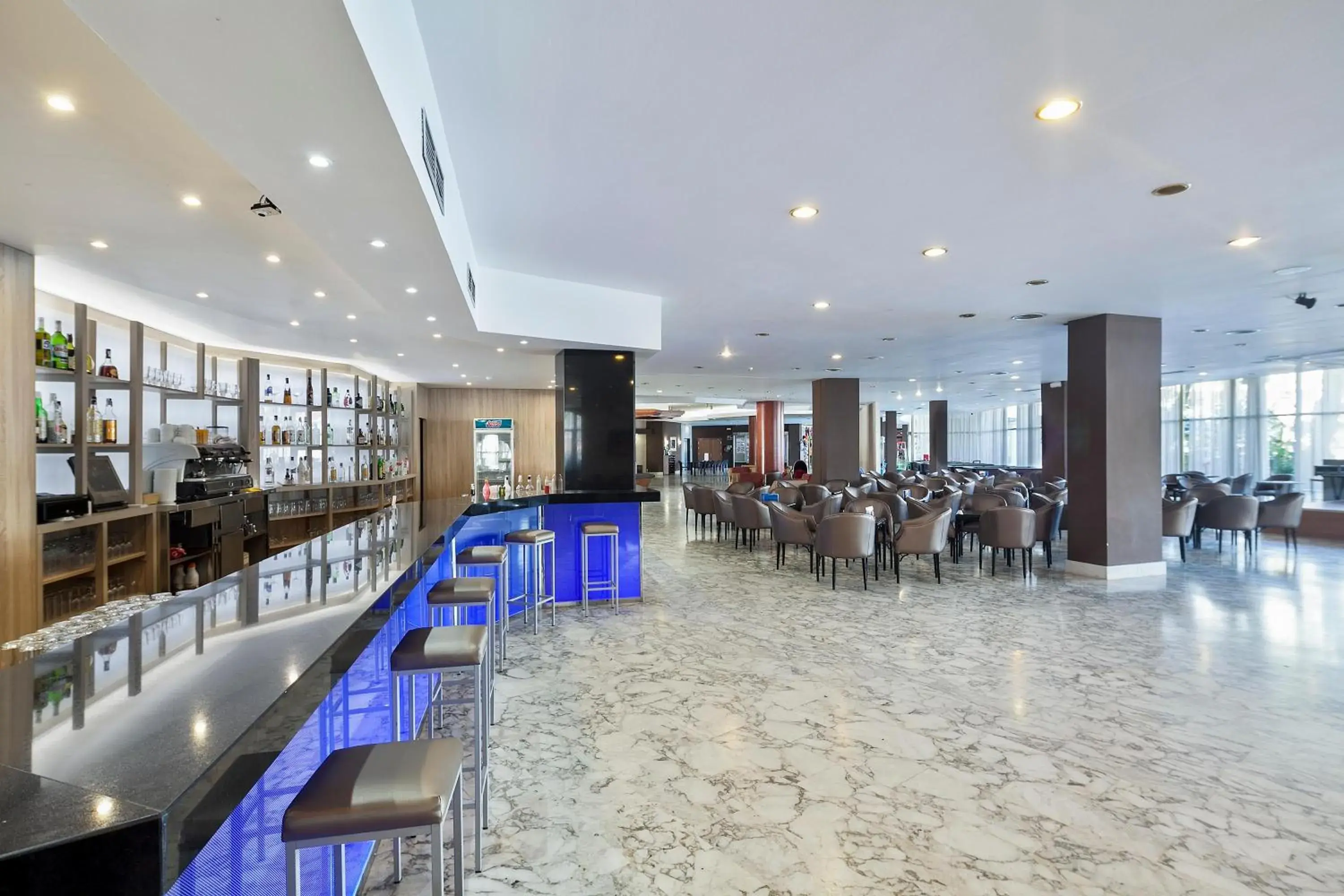 Lounge or bar in Hotel Best Cambrils Lounge or bar in Hotel Best Cambrils