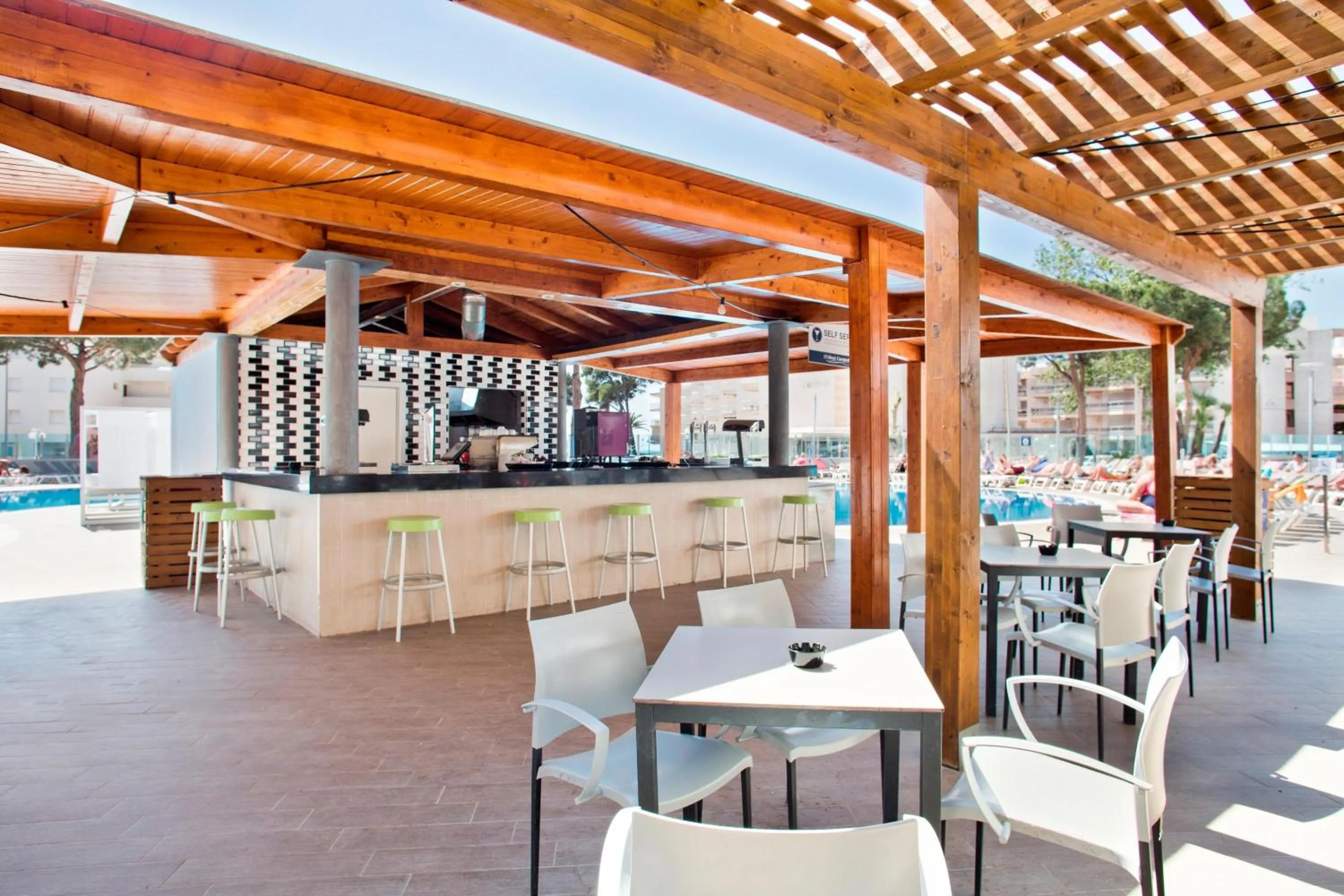 Lounge or bar in Hotel Best Cambrils