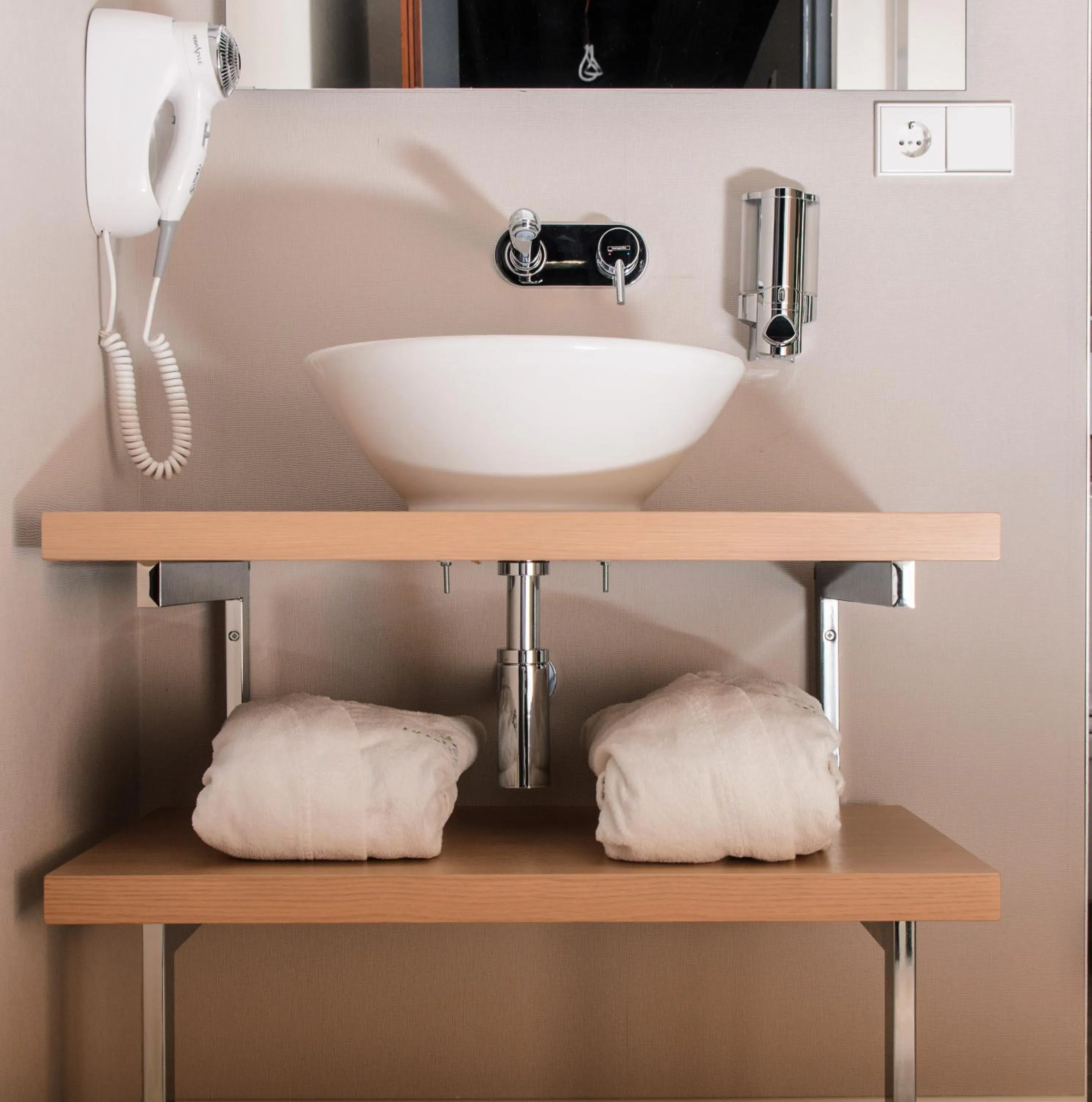 Decorative detail in Amadi Panorama Hotel