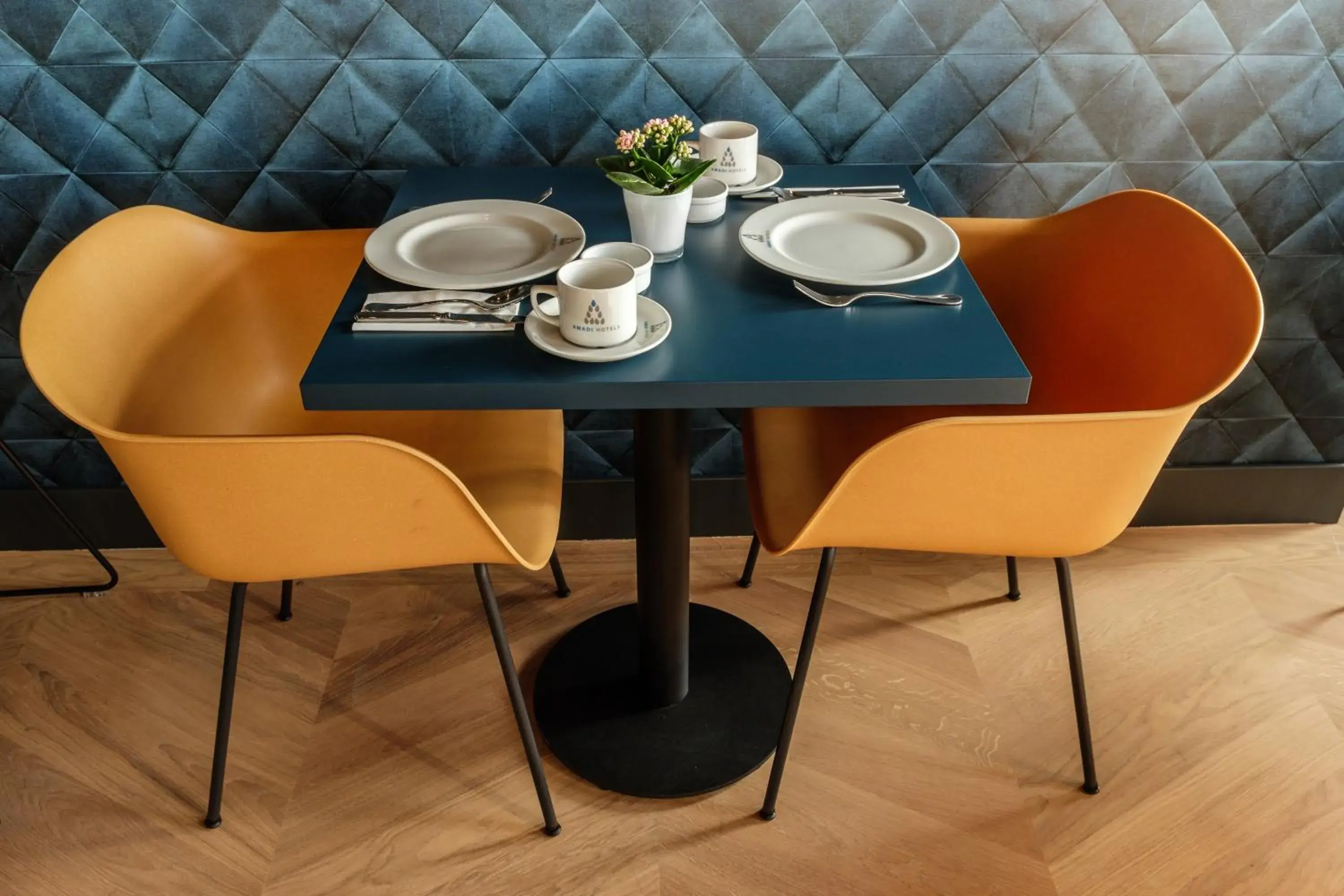 Restaurant/places to eat in Amadi Panorama Hotel Restaurant/places to eat in Amadi Panorama Hotel