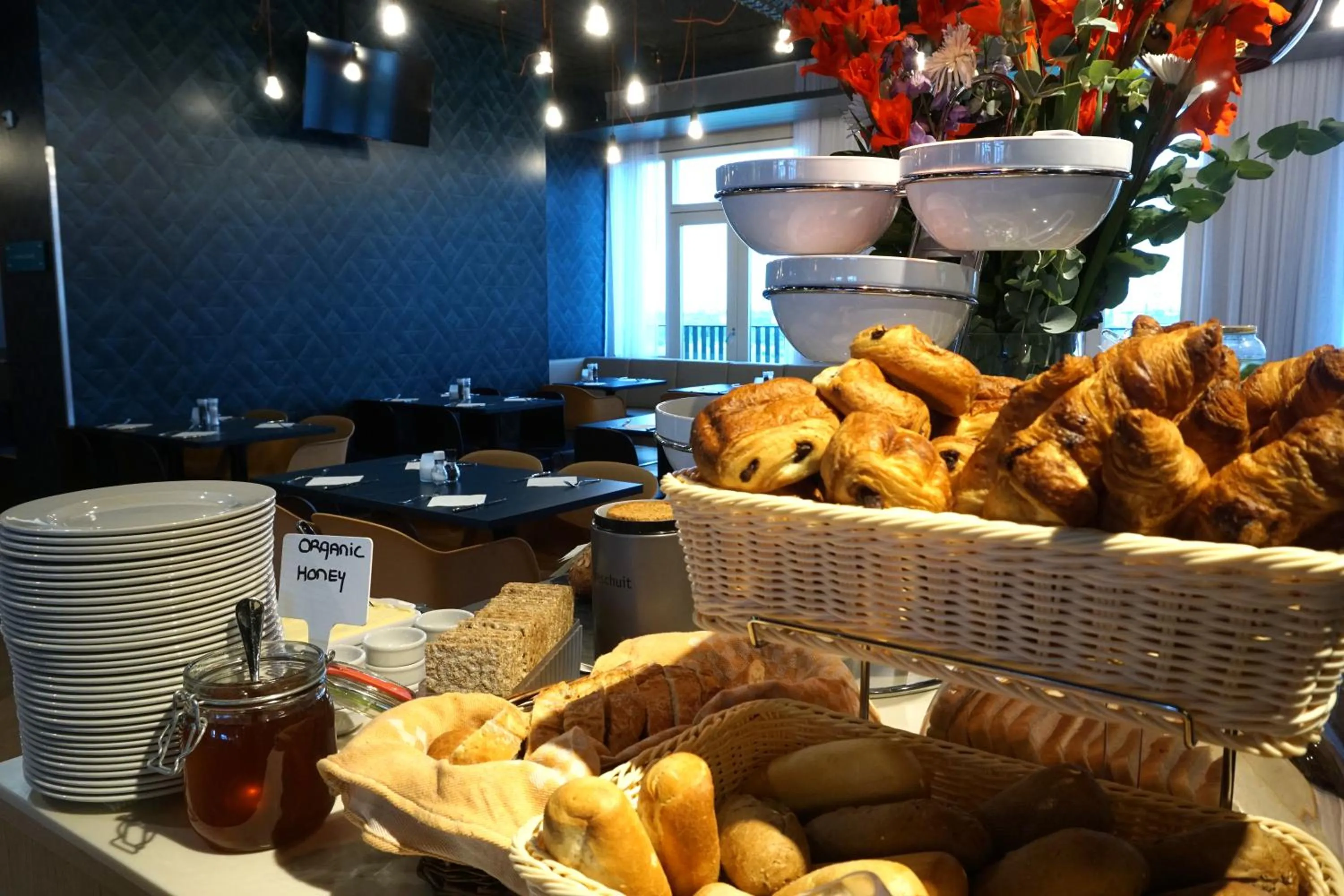 Restaurant/places to eat in Amadi Panorama Hotel