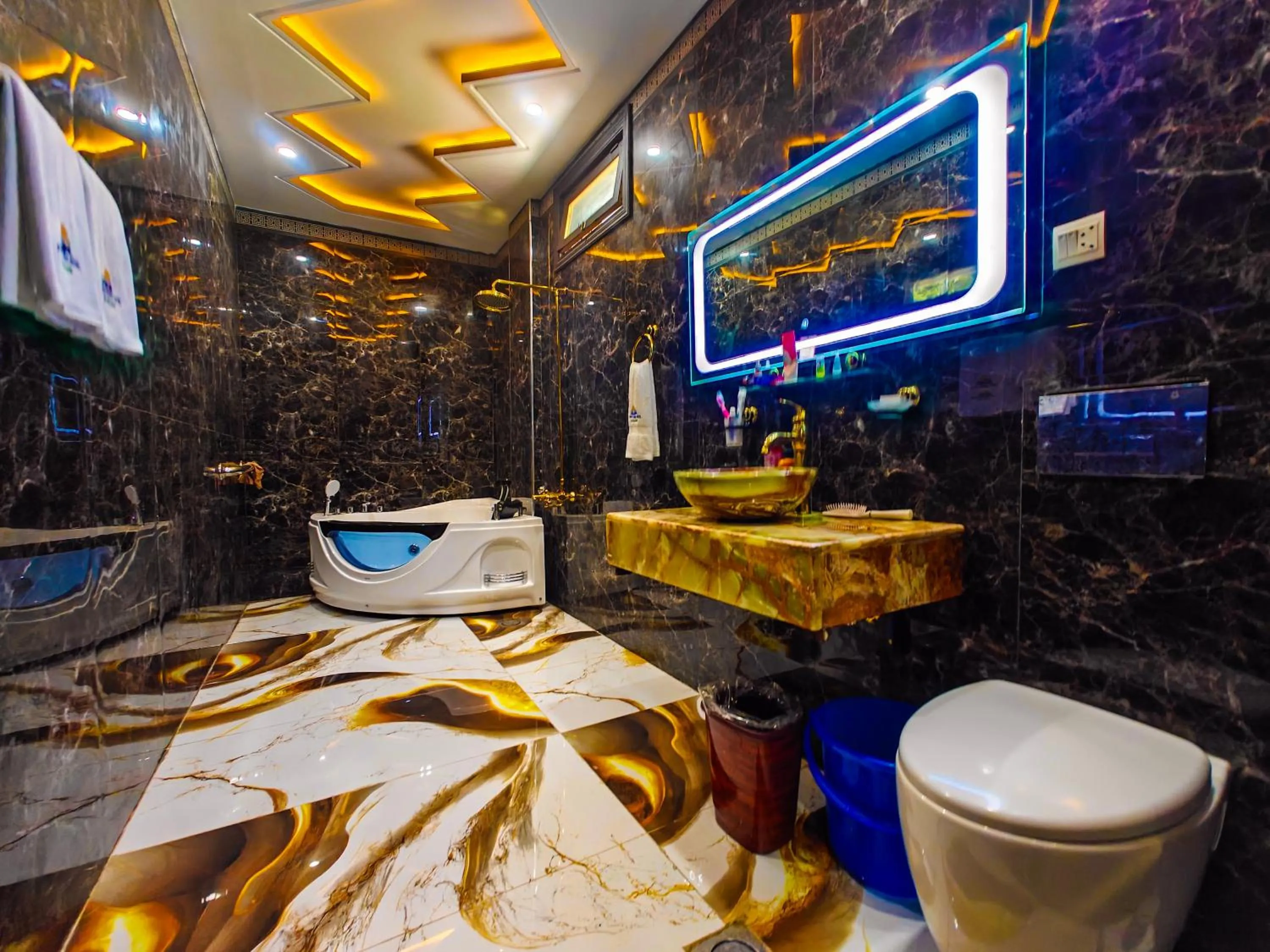 Toilet in Kabirs Hotel Kalam