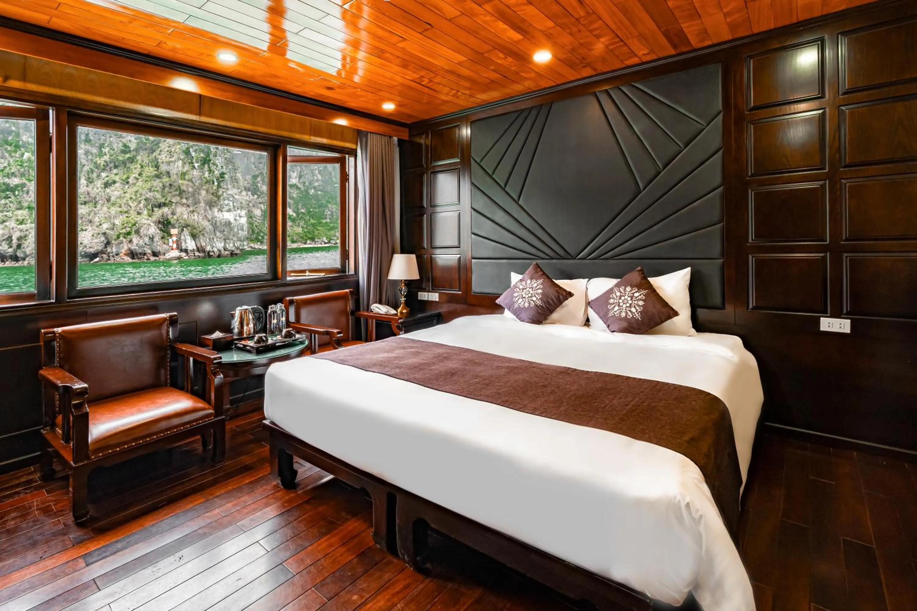 Bedroom, Bed in La Regina Royal Cruise