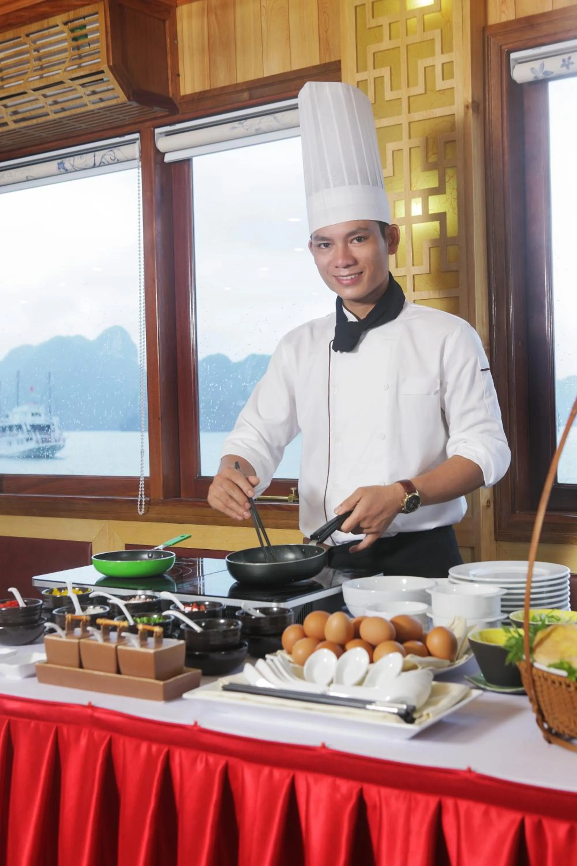 Restaurant/places to eat in La Regina Royal Cruise