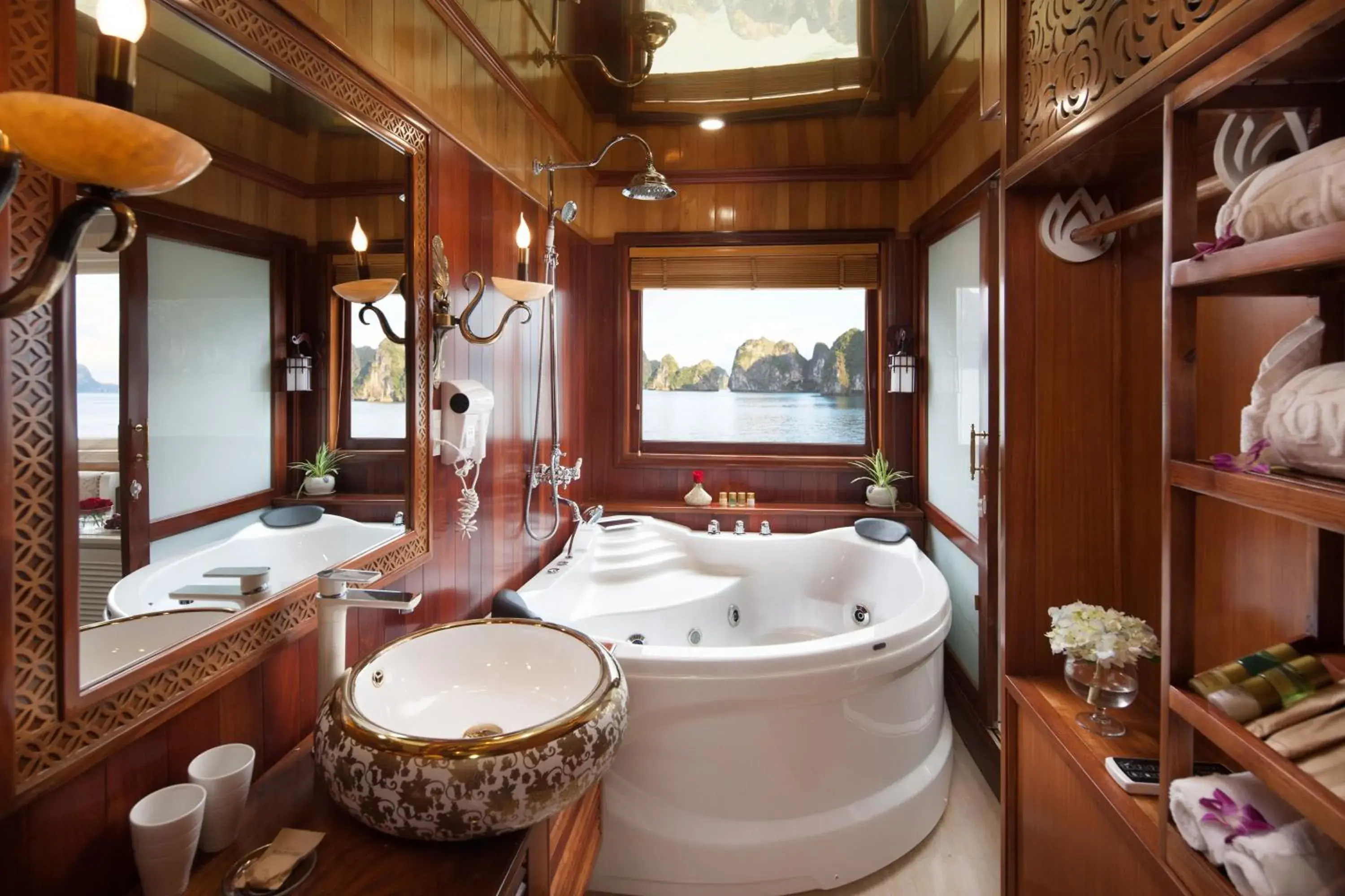 Grand Royal Suite with Whirlpool Bath - 2 Days 1 Night in La Regina Royal Cruise Grand Royal Suite with Whirlpool Bath - 2 Days 1 Night in La Regina Royal Cruise