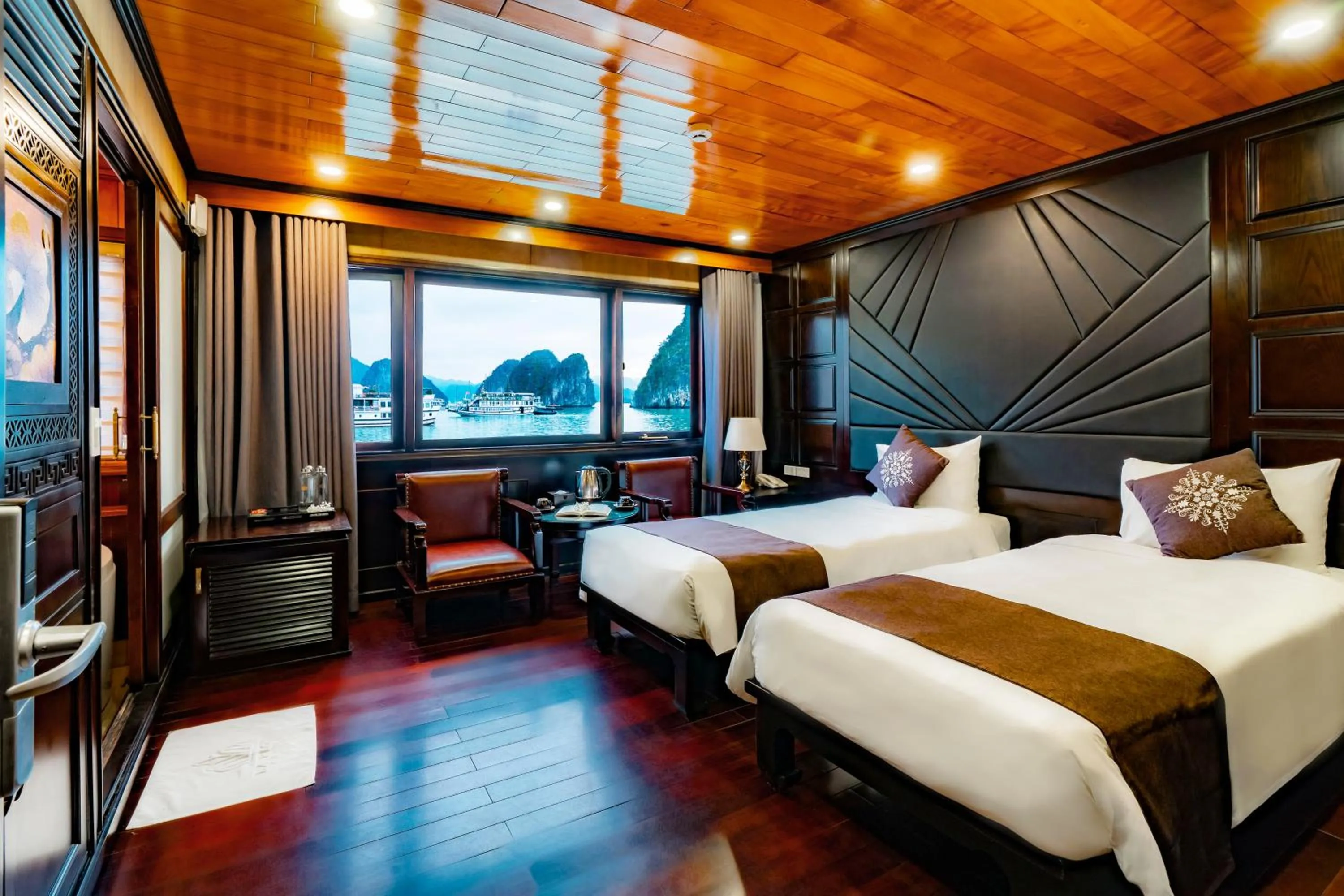 Bedroom, Bed in La Regina Royal Cruise