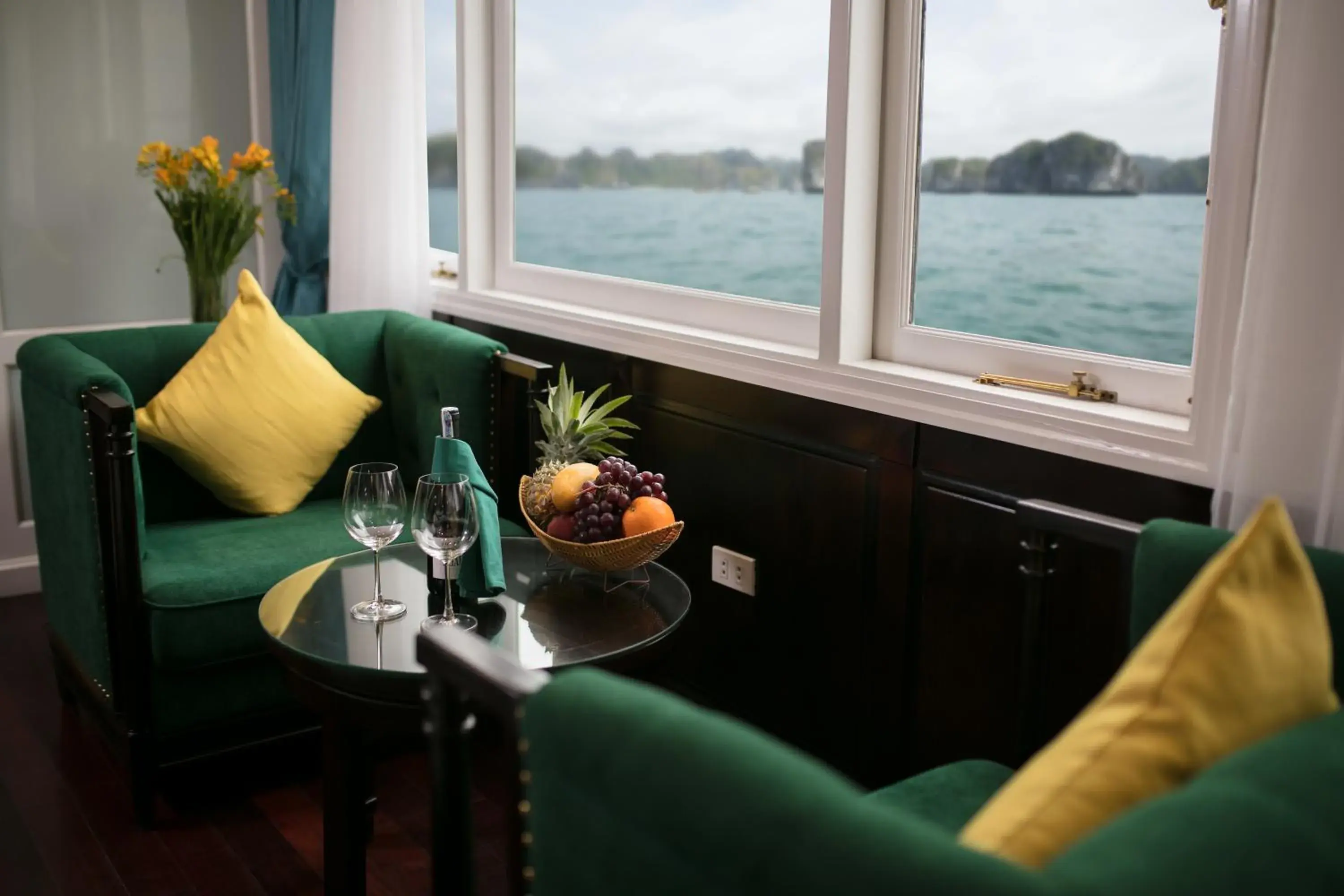 Grand Royal Suite with Whirlpool Bath - 2 Days 1 Night in La Regina Royal Cruise Grand Royal Suite with Whirlpool Bath - 2 Days 1 Night in La Regina Royal Cruise
