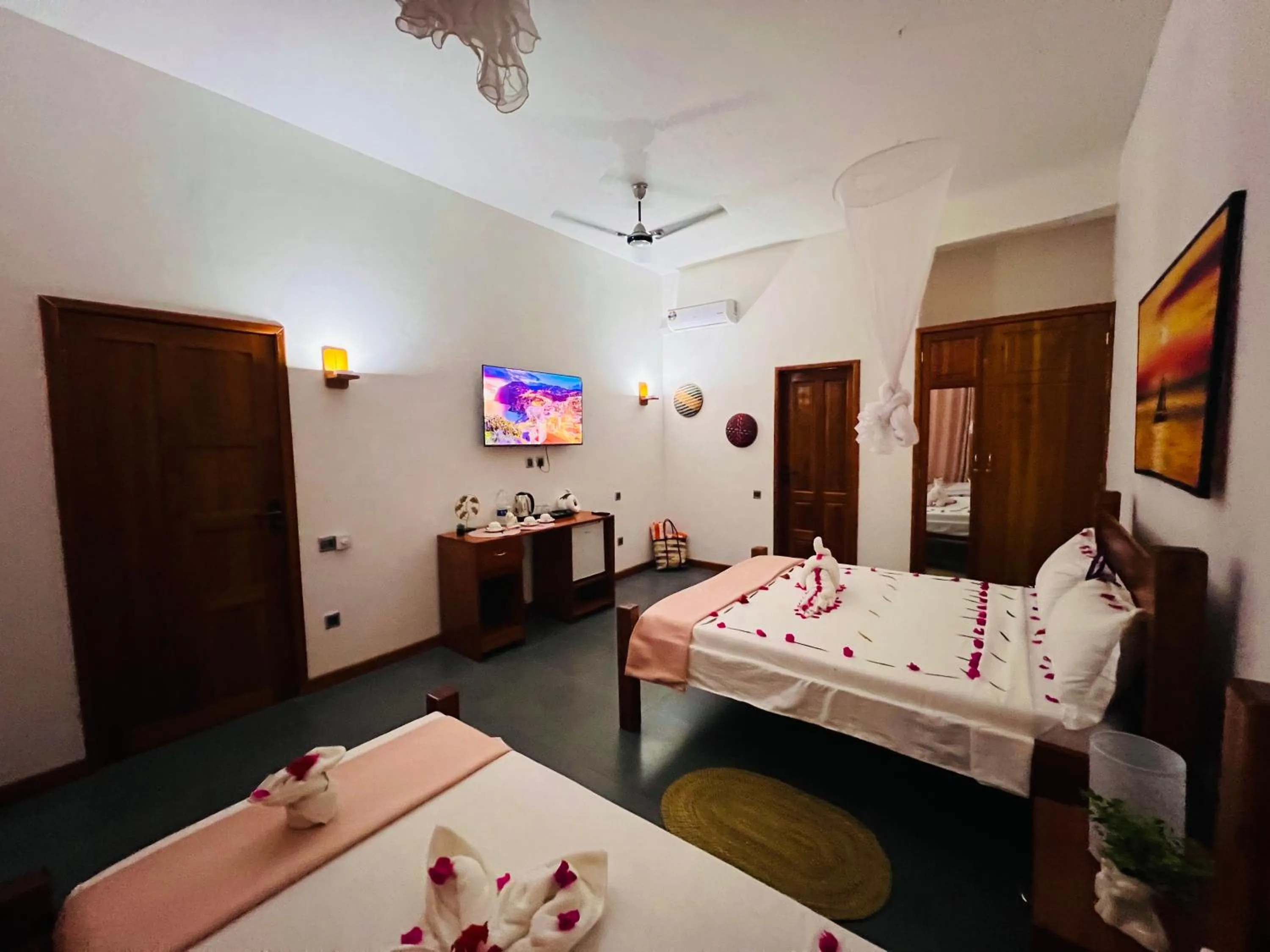 Photo of the whole room, Bed in Tropical Nungwi