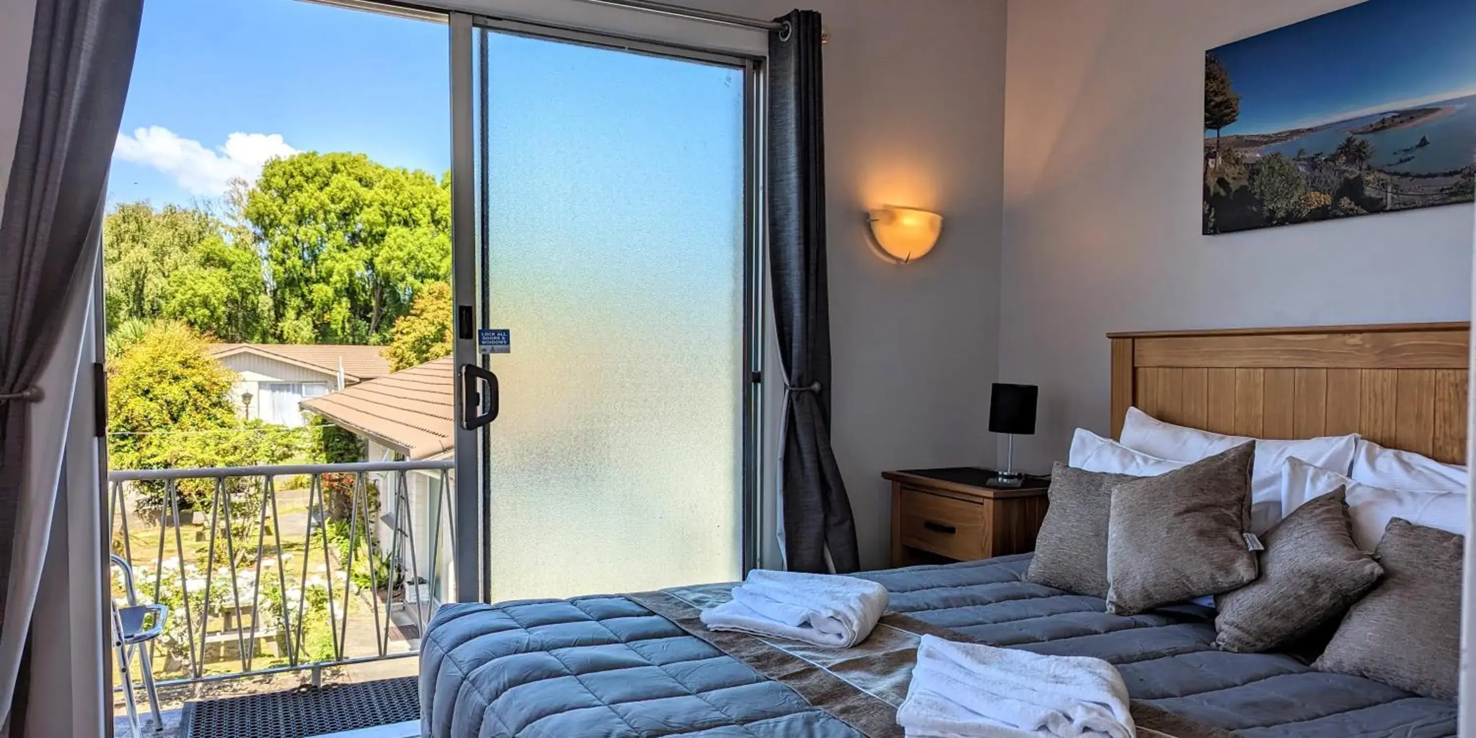 Standard Studio in Admiral Motel Standard Studio in Admiral Motel