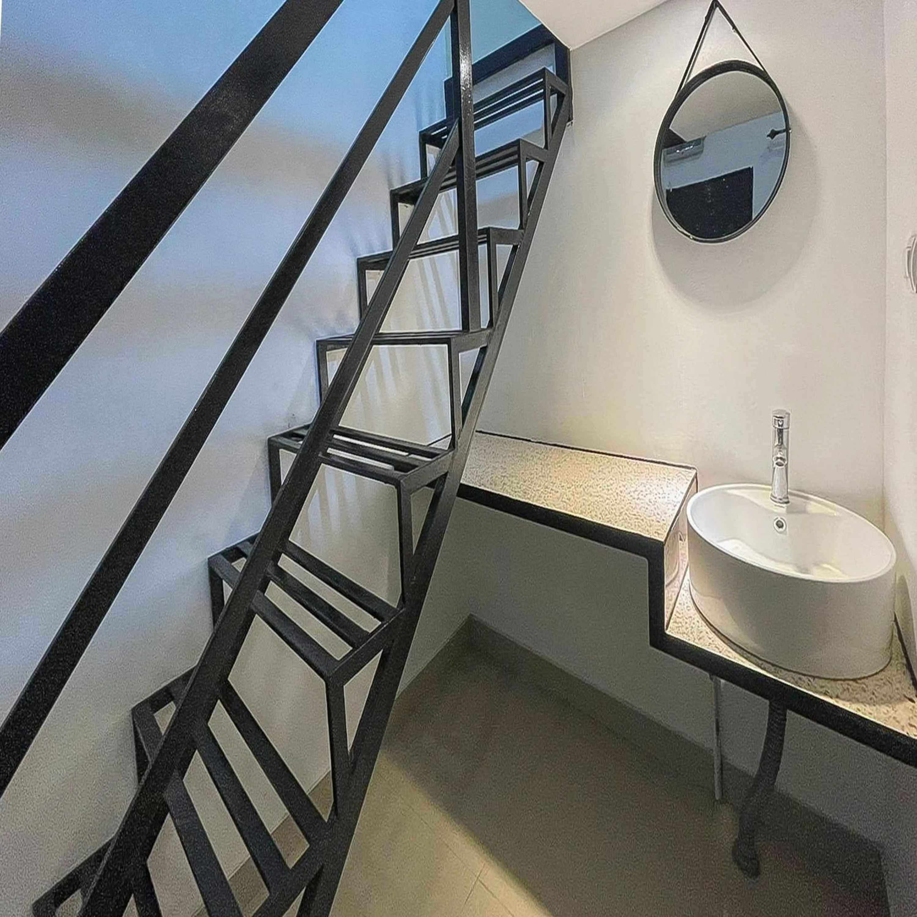 Bathroom in JM Tuparev Mitra RedDoorz