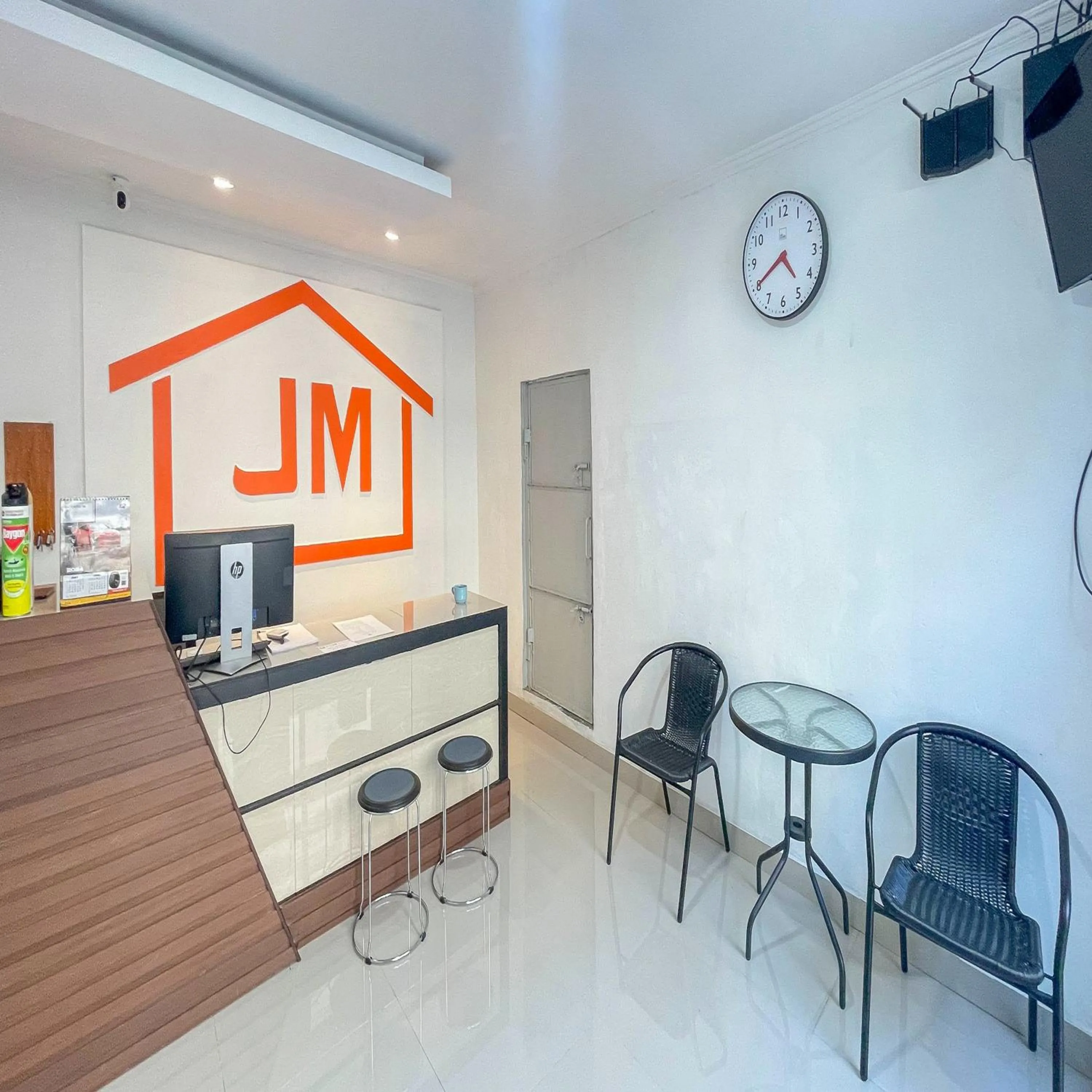 Lobby or reception in JM Tuparev Mitra RedDoorz