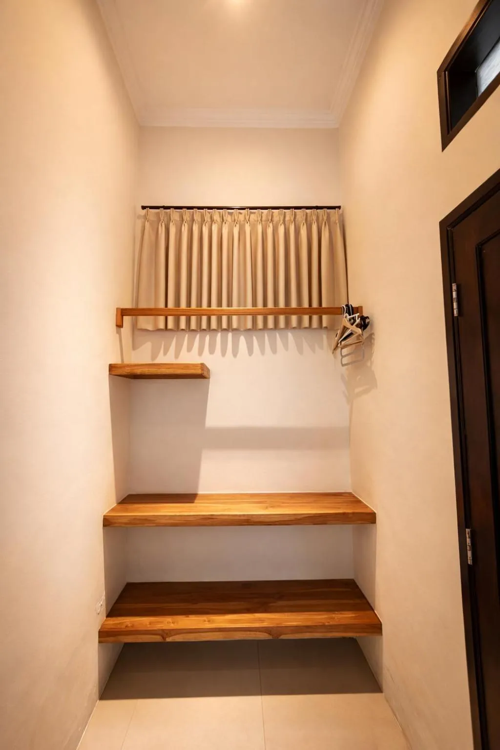 wardrobe in Susurro Villas - New Cozy Bungalow - Private Kitchen - 80Mbps WiFi