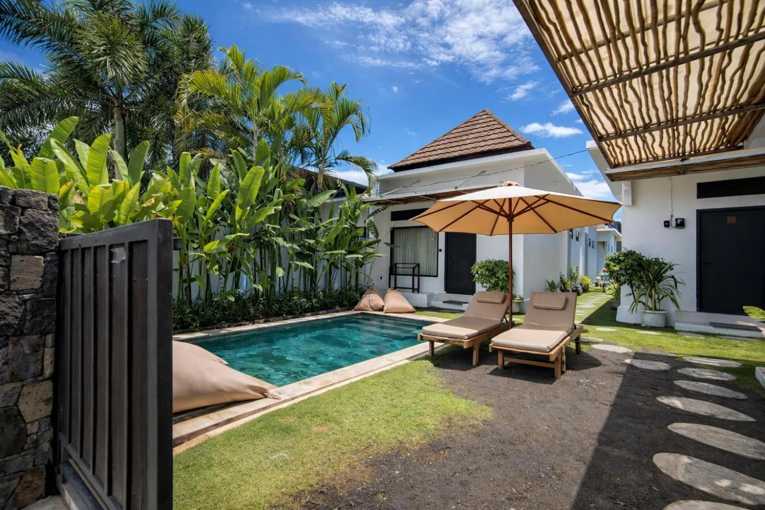 Facade/entrance in Susurro Villas - New Cozy Bungalow - Private Kitchen - 80Mbps WiFi