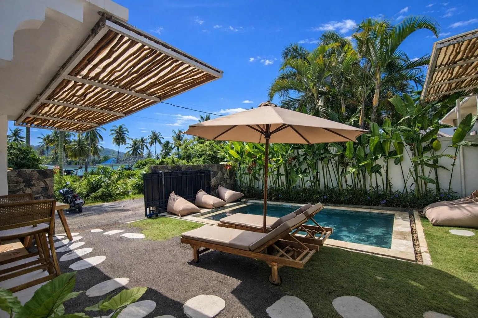 Garden in Susurro Villas - New Cozy Bungalow - Private Kitchen - 80Mbps WiFi