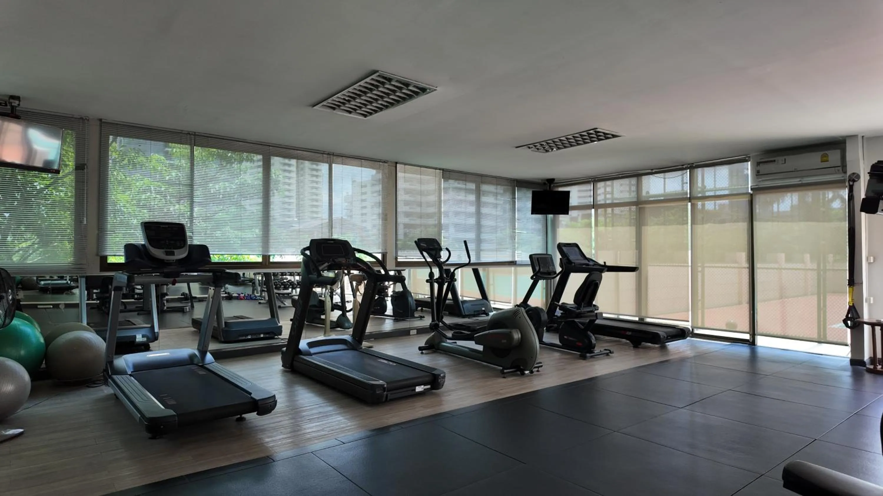 Fitness centre/facilities in Charan Tower Residences by Aspira