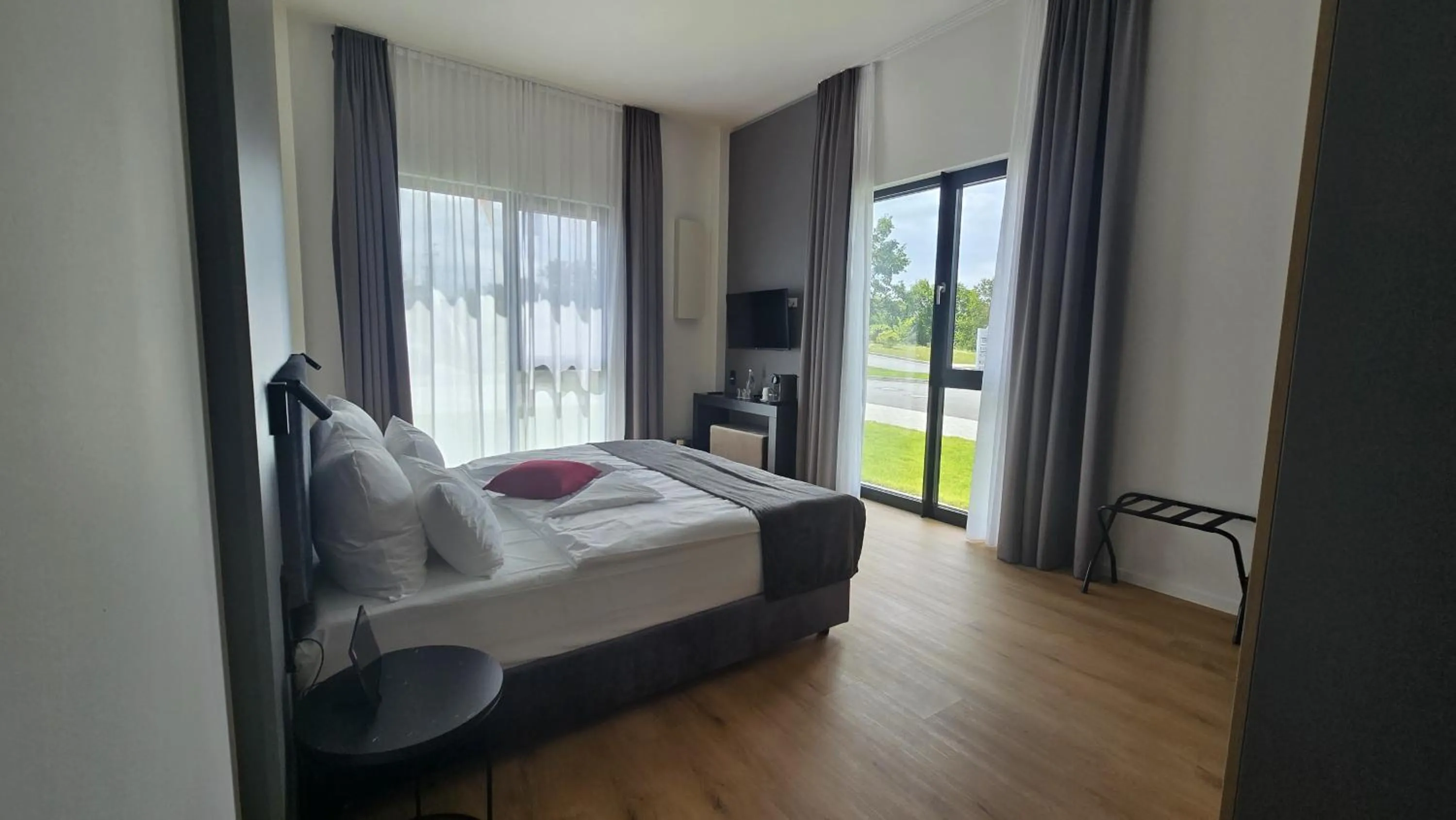 Double Room - Disability Access in Frames Hotel GmbH