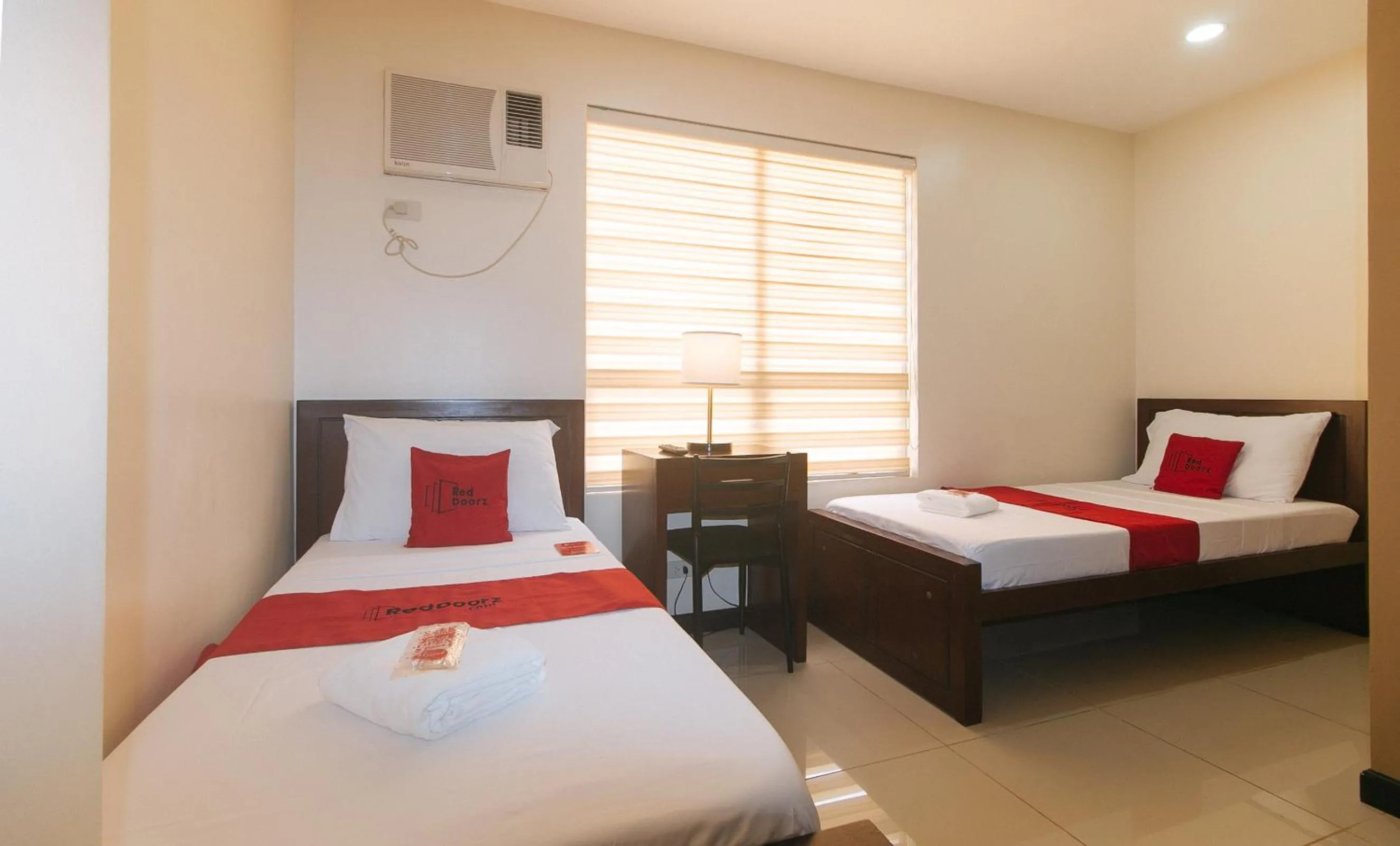 Bed in RedDoorz at Nucell