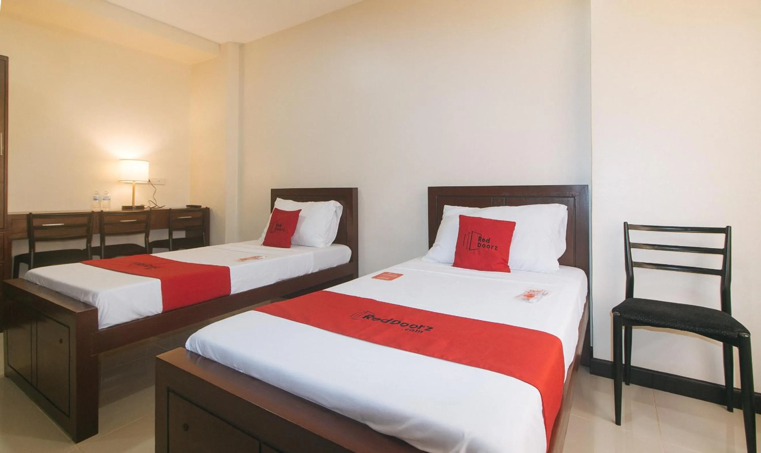 Bed in RedDoorz at Nucell