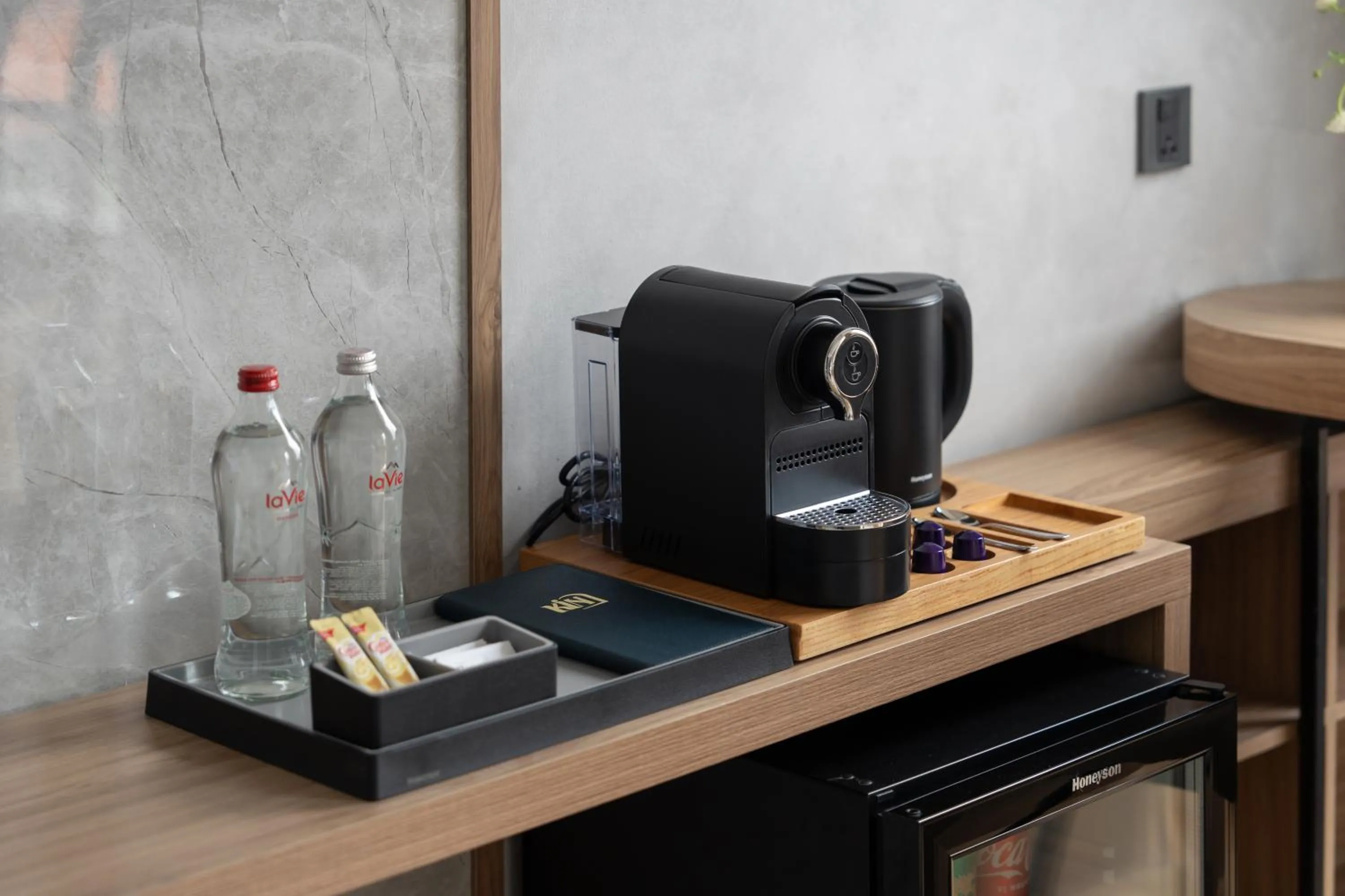 Coffee/tea facilities in Kin Hotel Thai Van Lung