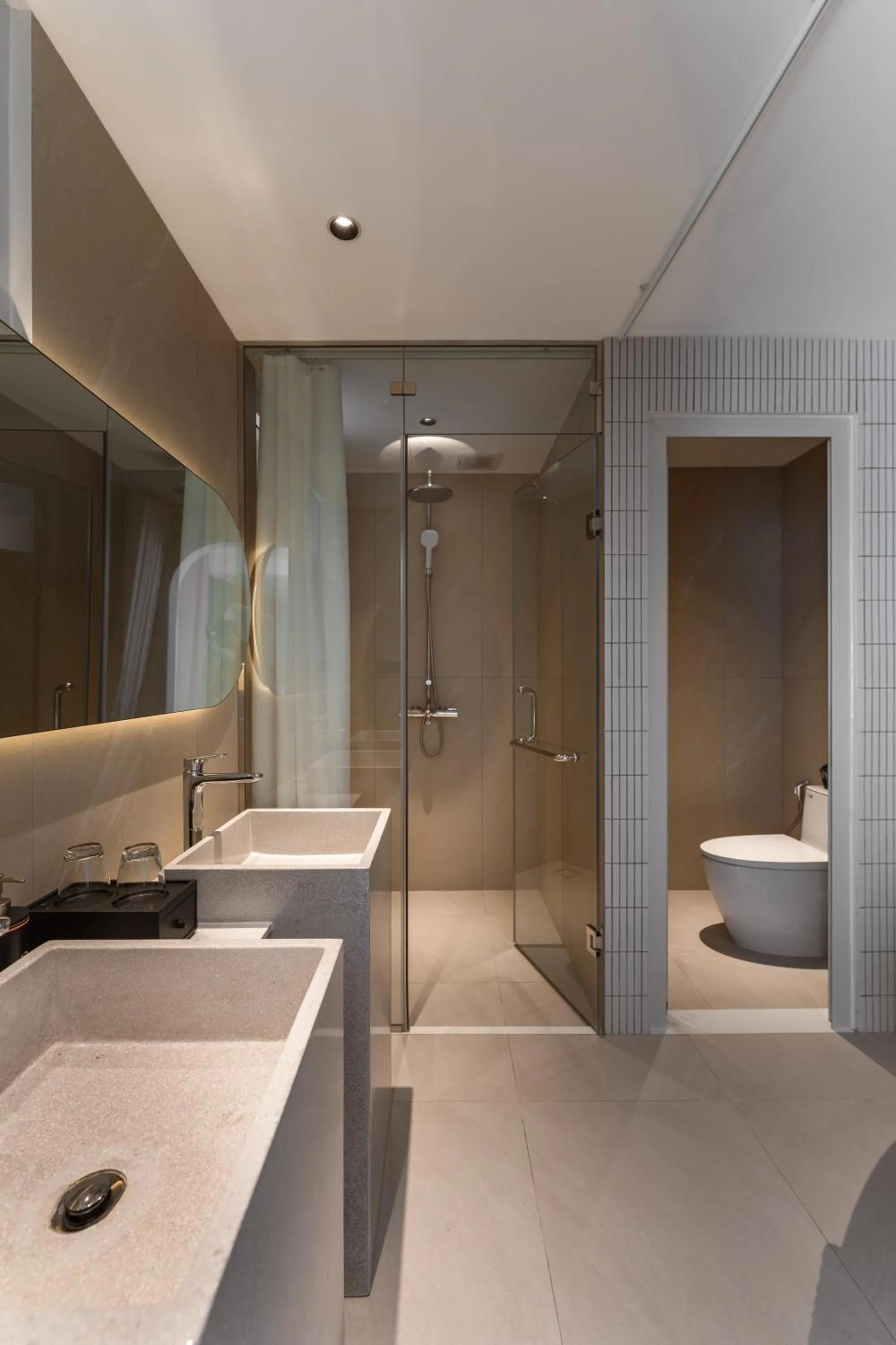 Shower in Kin Hotel Thai Van Lung