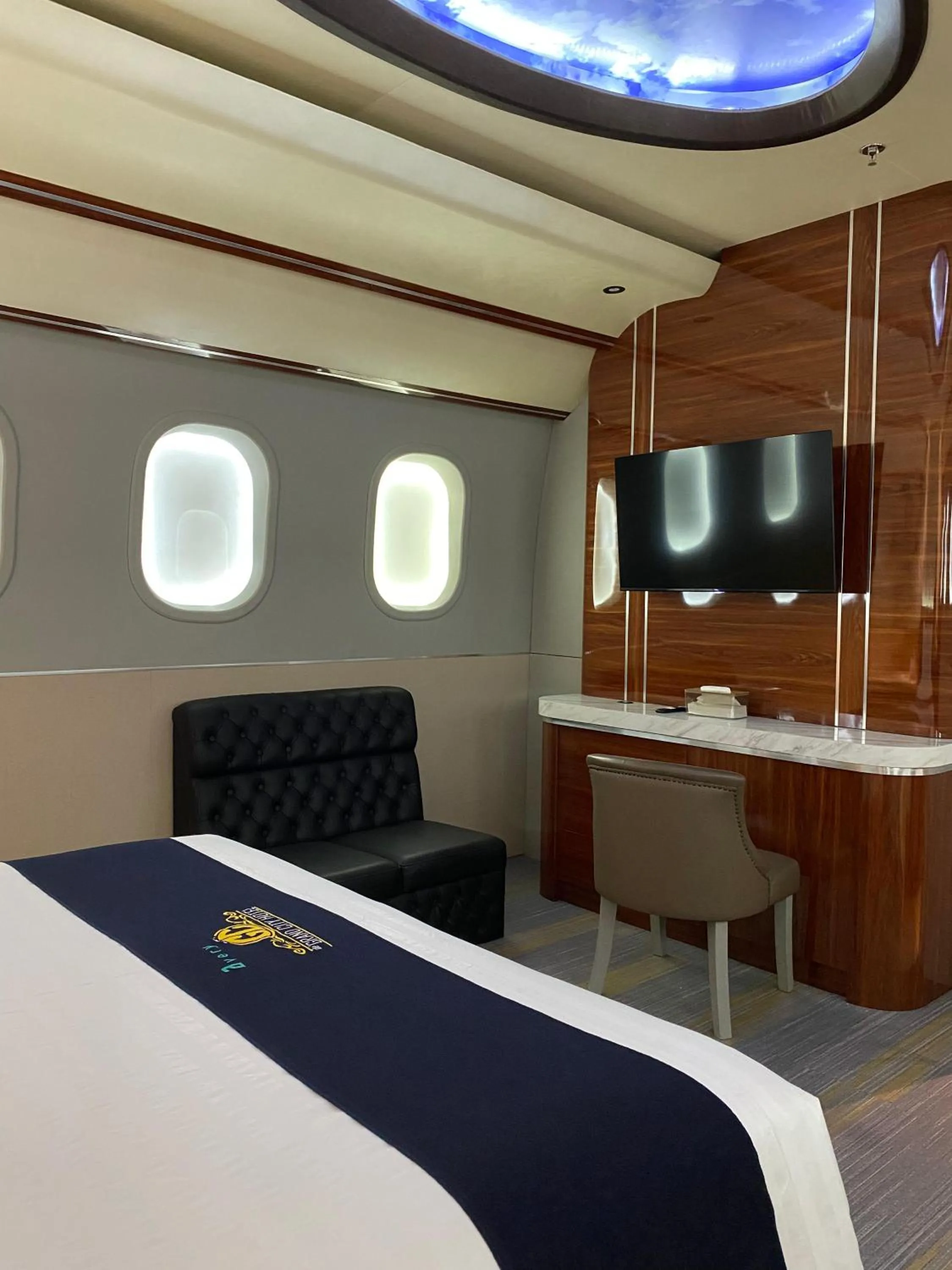 Bedroom, Bed in Avery De Grand City Hotel Bandung