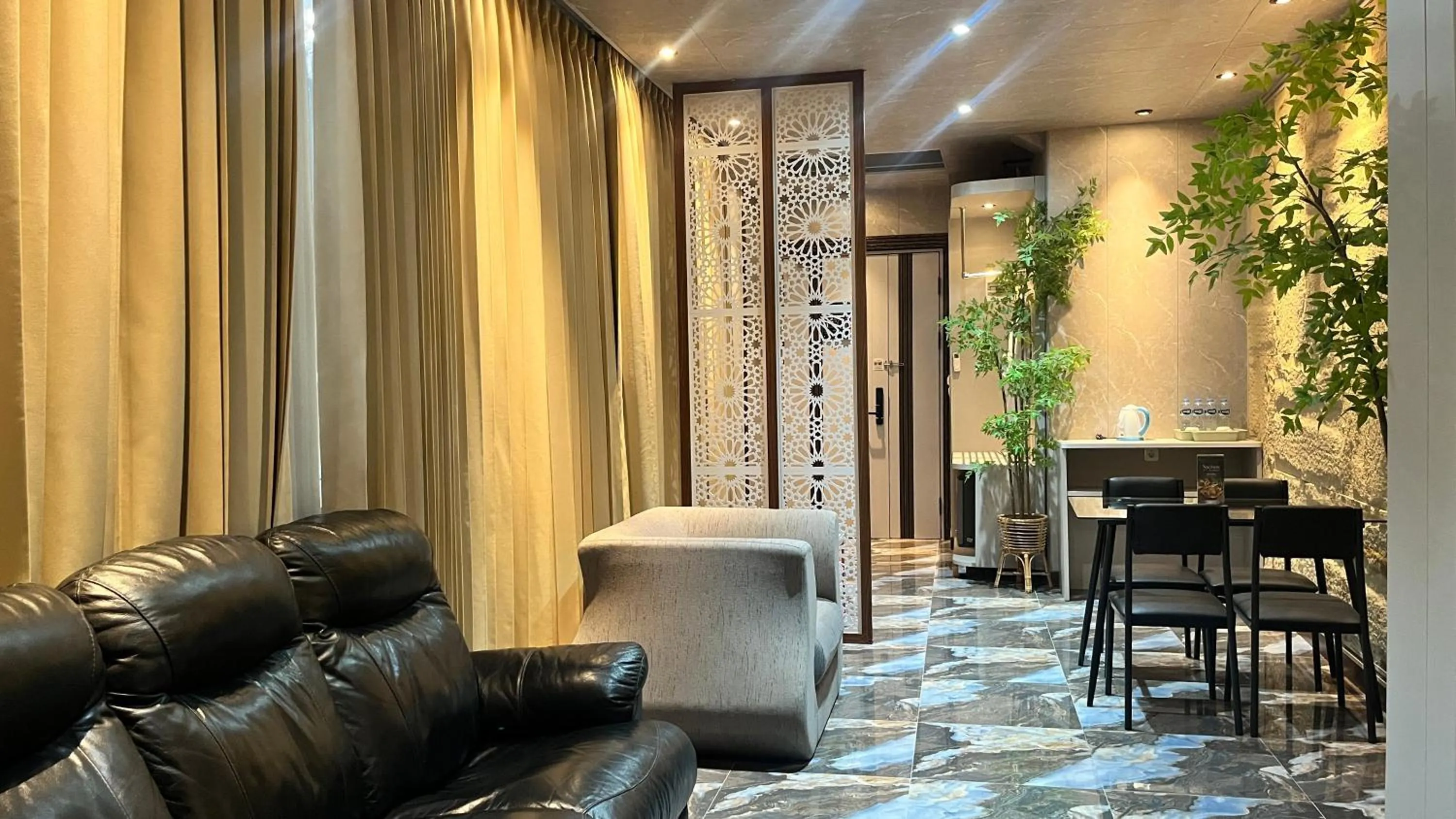 Avery De Grand City Hotel Bandung