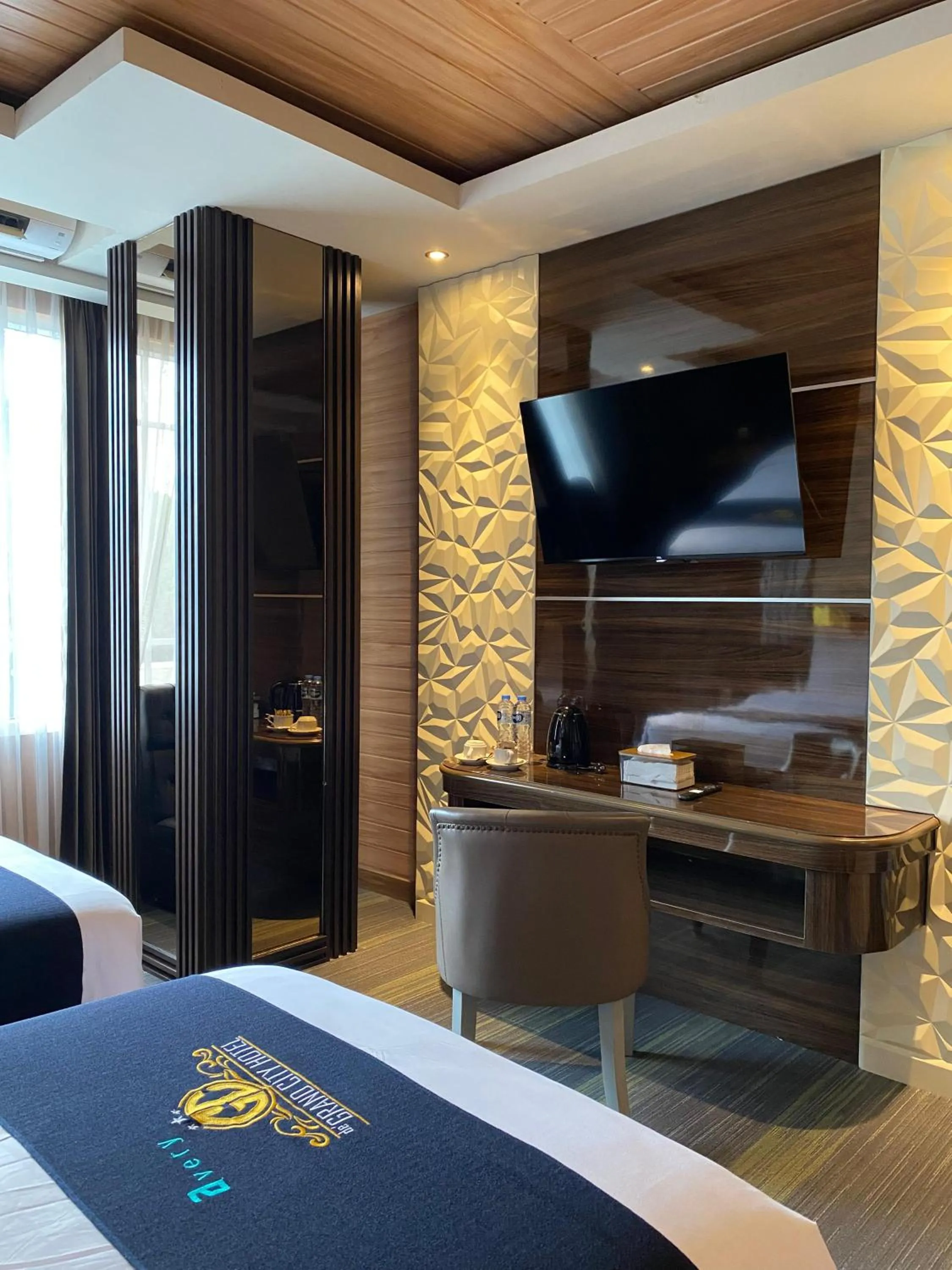 Bedroom, Bed in Avery De Grand City Hotel Bandung