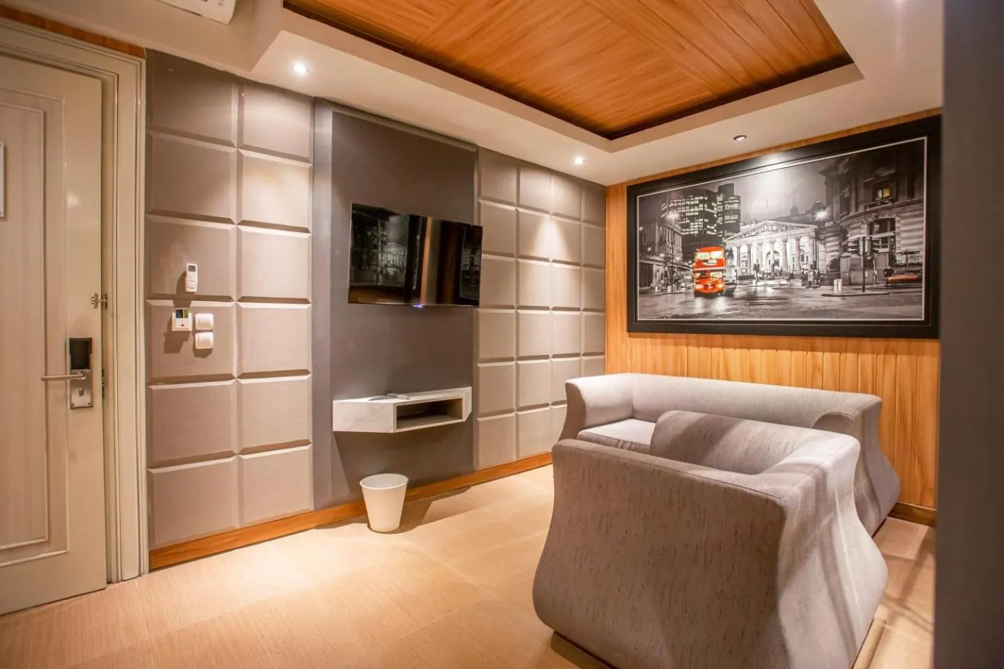 Living room in Avery De Grand City Hotel Bandung