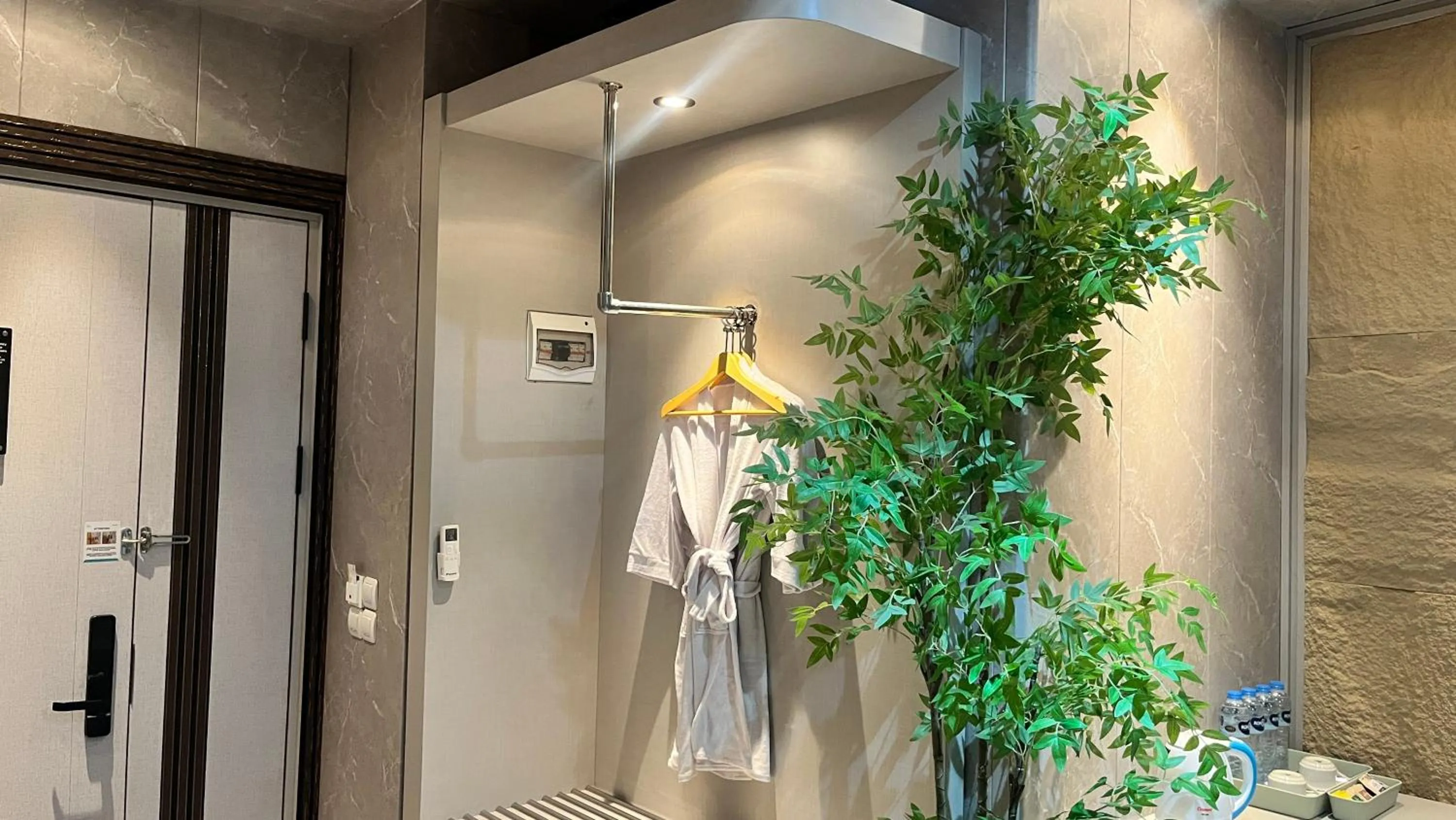 Shower in Avery De Grand City Hotel Bandung