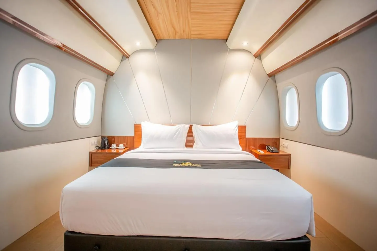 Bedroom, Bed in Avery De Grand City Hotel Bandung