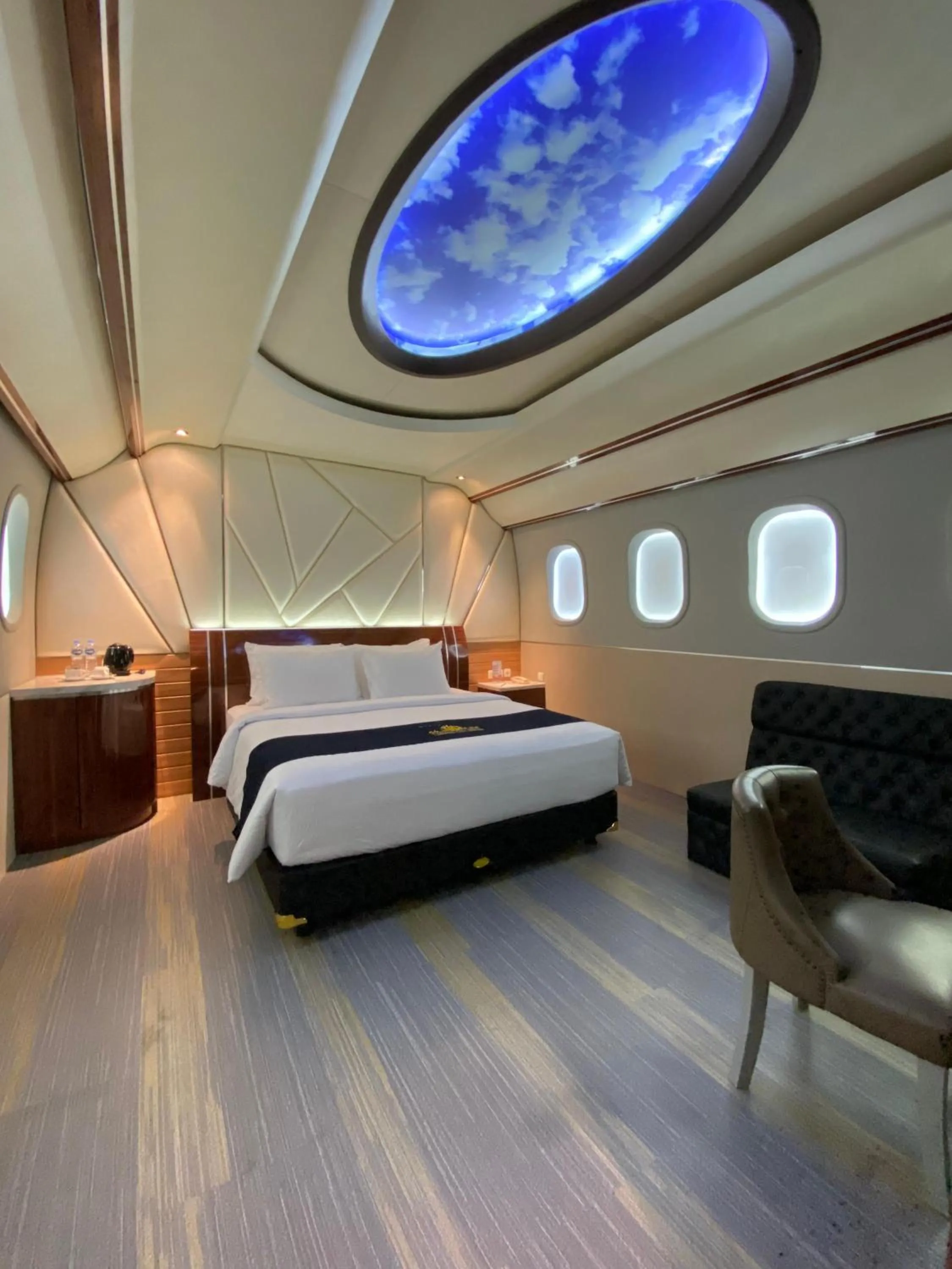 Bedroom, Bed in Avery De Grand City Hotel Bandung