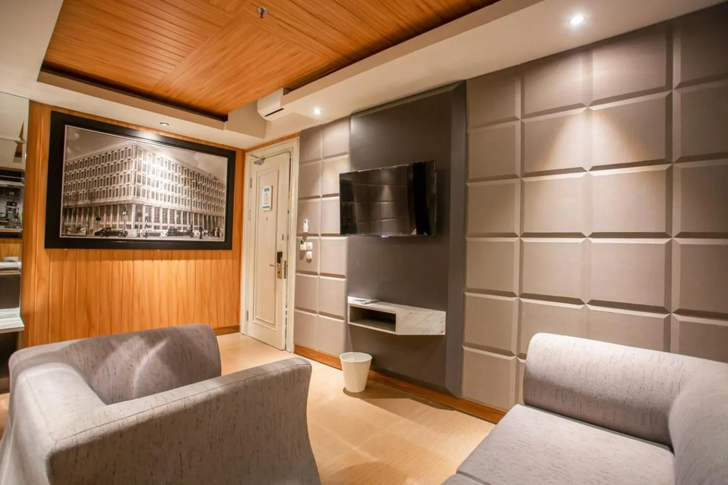 Living room in Avery De Grand City Hotel Bandung