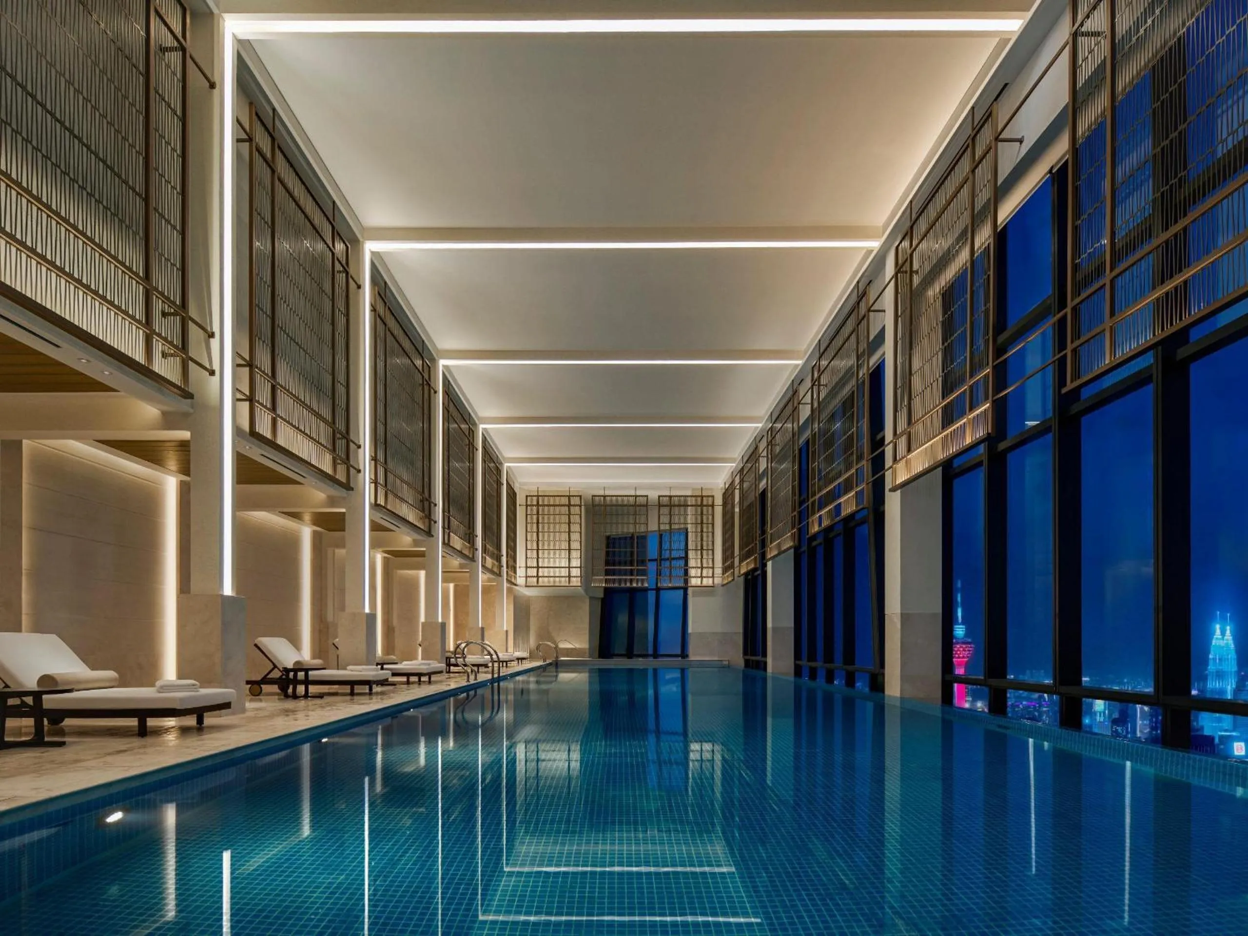 Swimming pool in Park Hyatt Kuala Lumpur