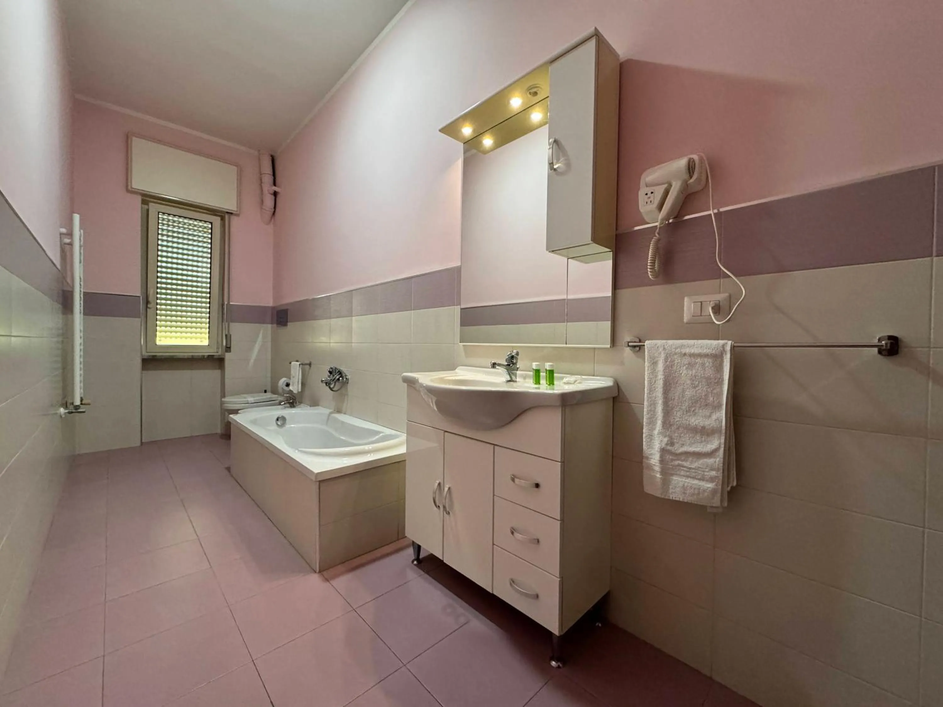 Bathroom in Brain Rooms - Centro Città, Pulizia Giornaliera, Colazione Inclusa