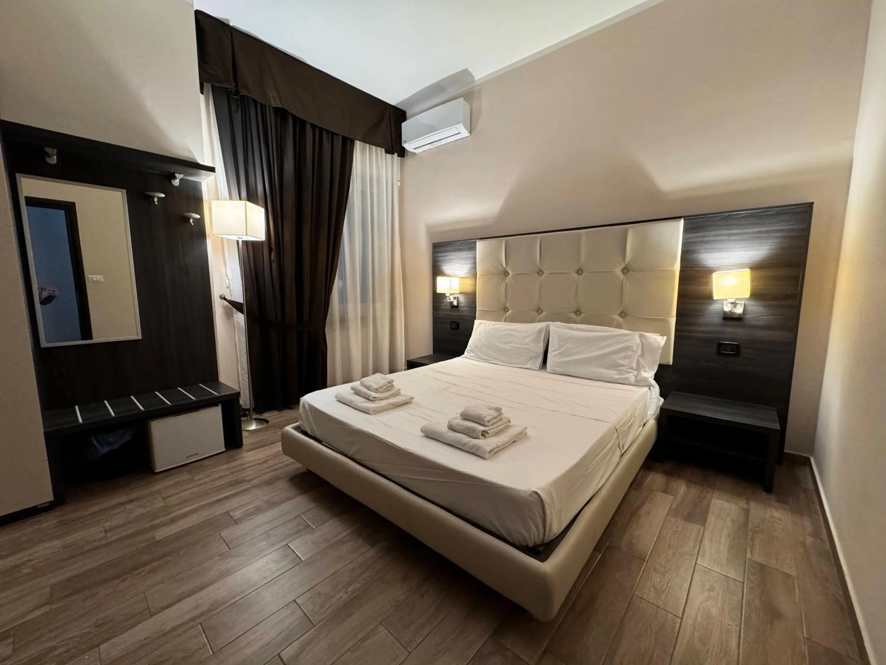 Bed in Brain Rooms - Centro Città, Pulizia Giornaliera, Colazione Inclusa