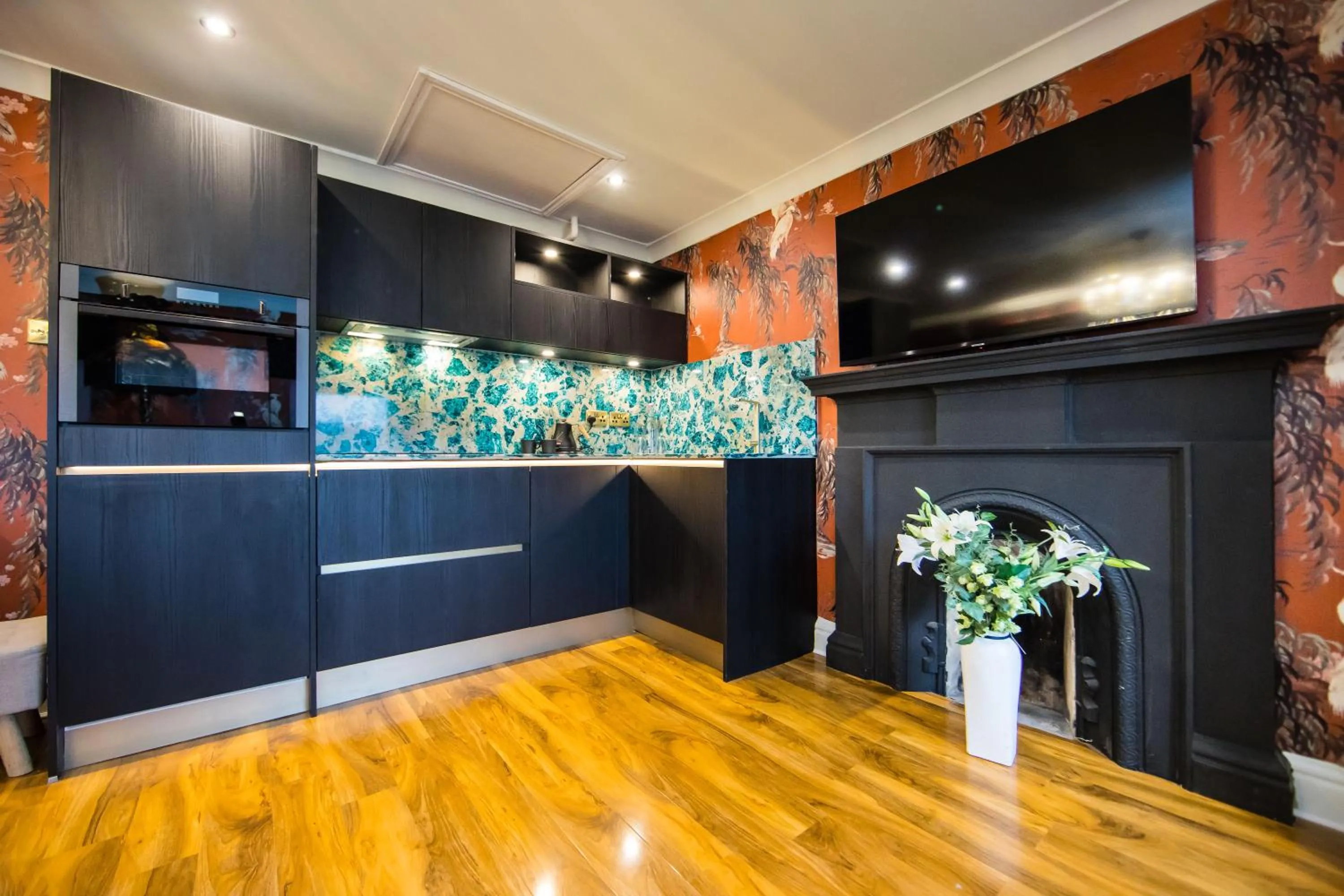 TV and multimedia in The Burgoyne - Stunning Hotel with Amazing Views and Impeccable Service