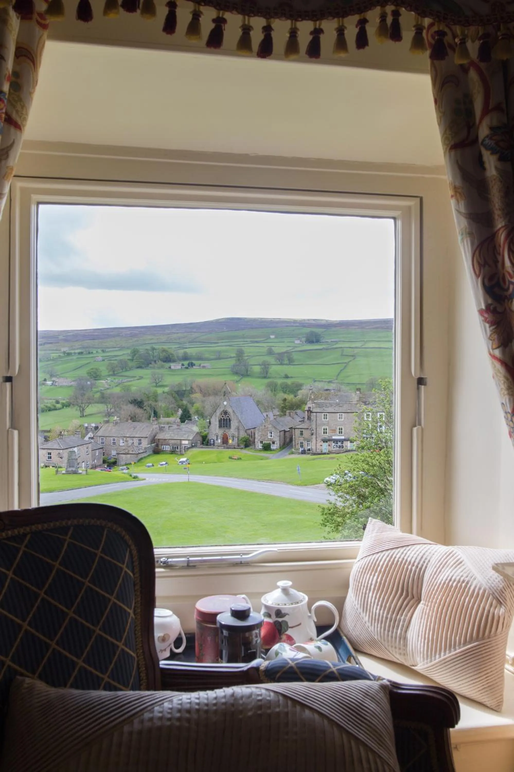 Neighbourhood in The Burgoyne - Stunning Hotel with Amazing Views and Impeccable Service