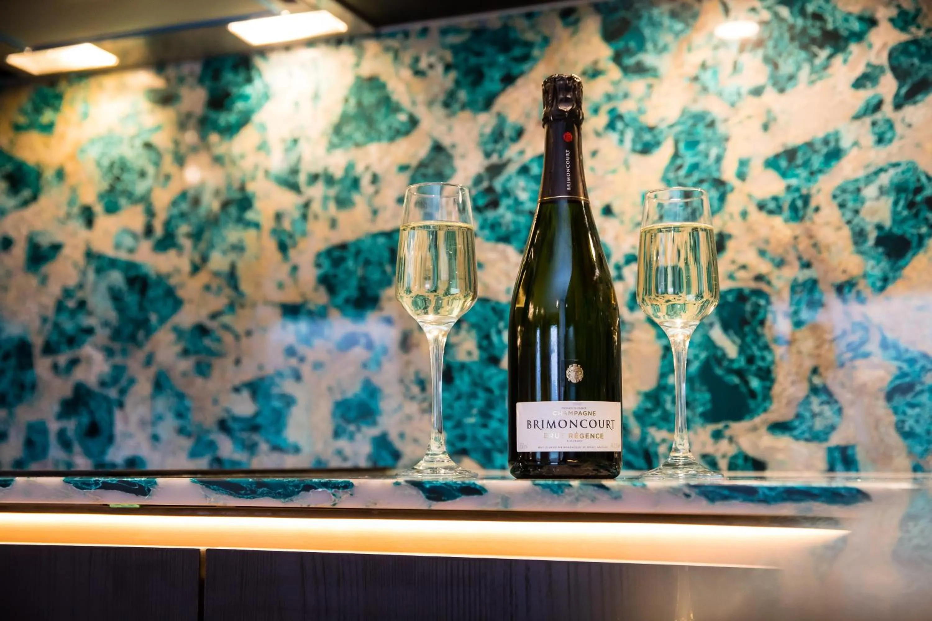 Kitchen or kitchenette in The Burgoyne - Stunning Hotel with Amazing Views and Impeccable Service