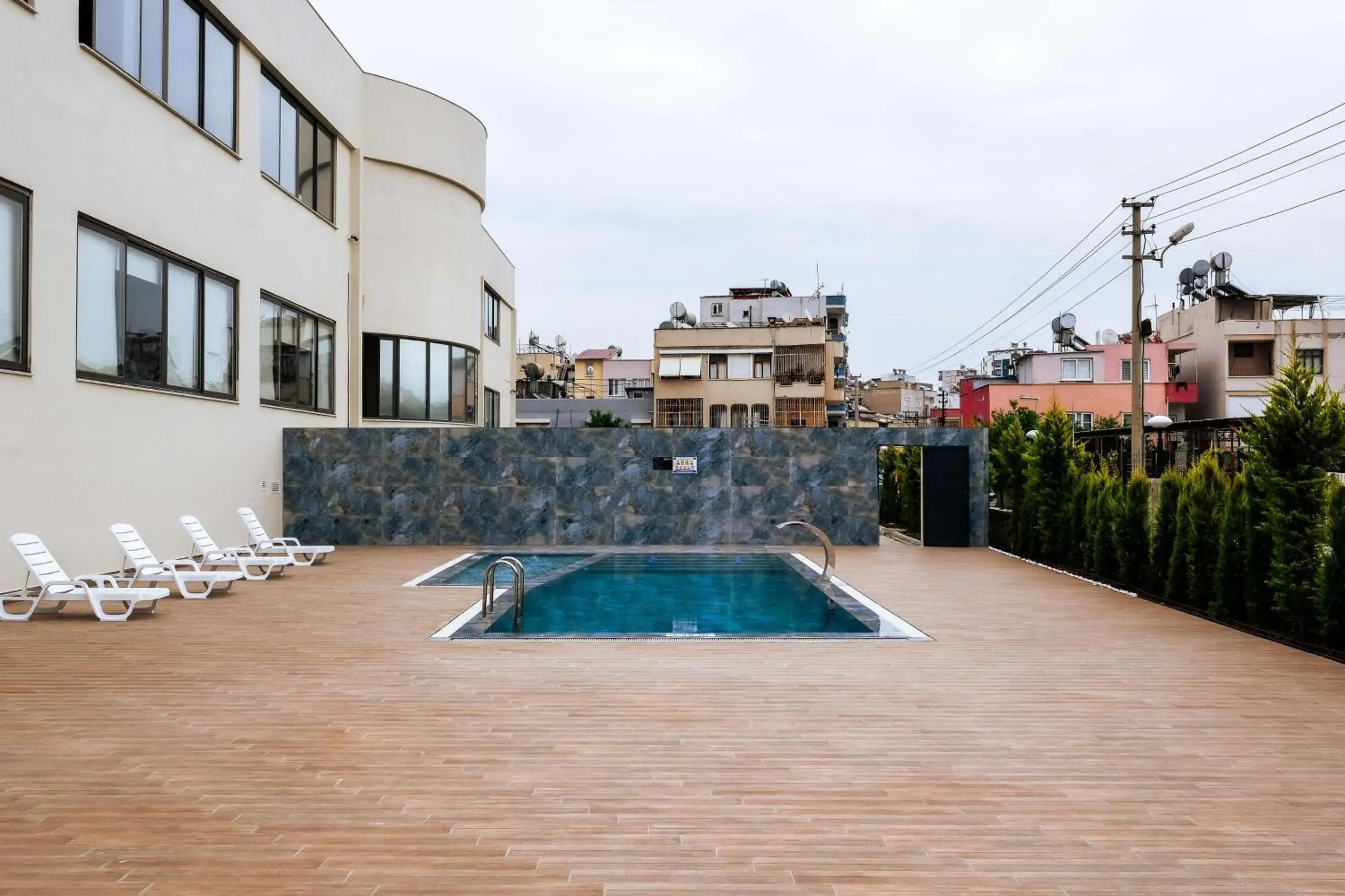Pool view in Radisson Hotel Mersin Pool view in Radisson Hotel Mersin