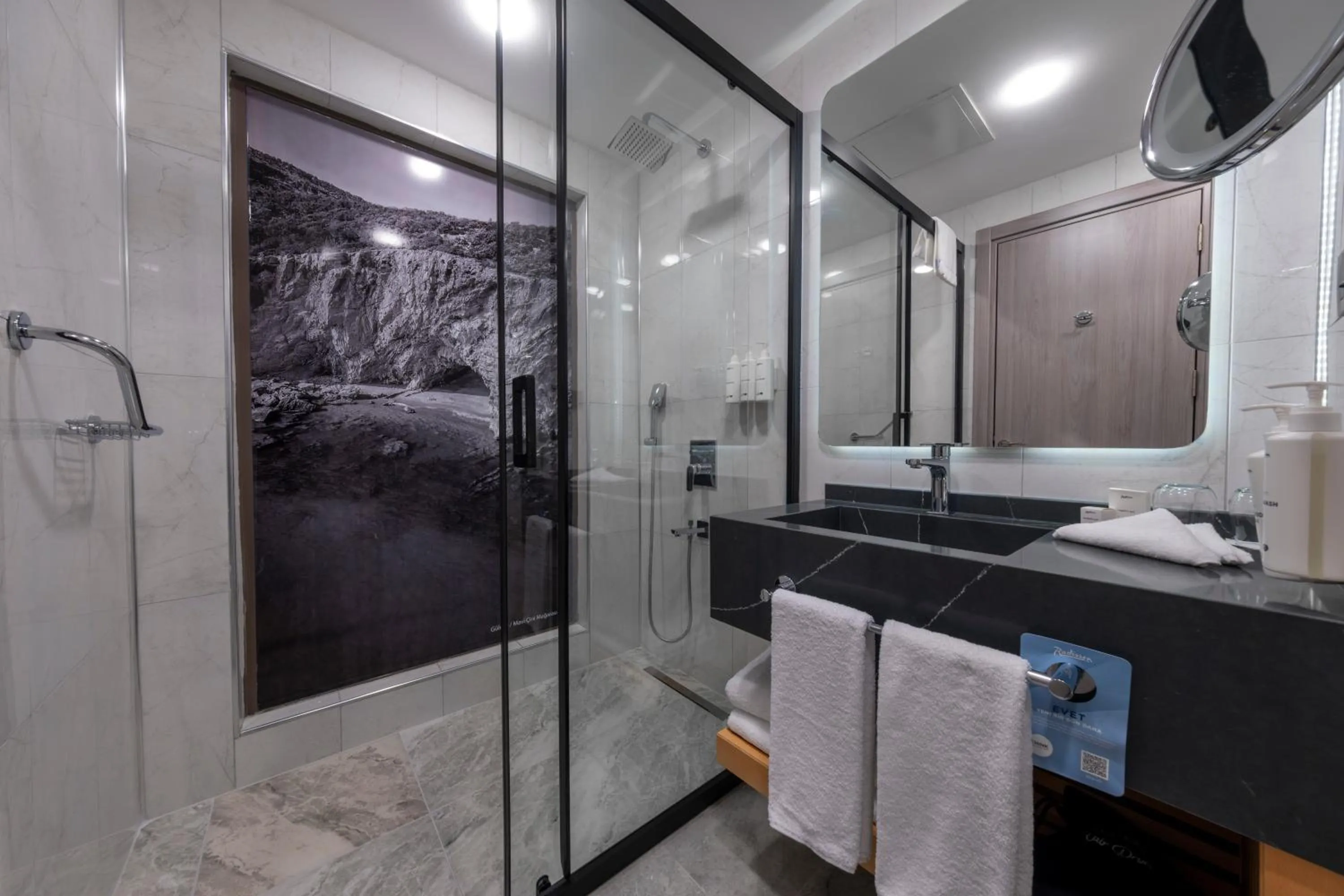 Shower in Radisson Hotel Mersin