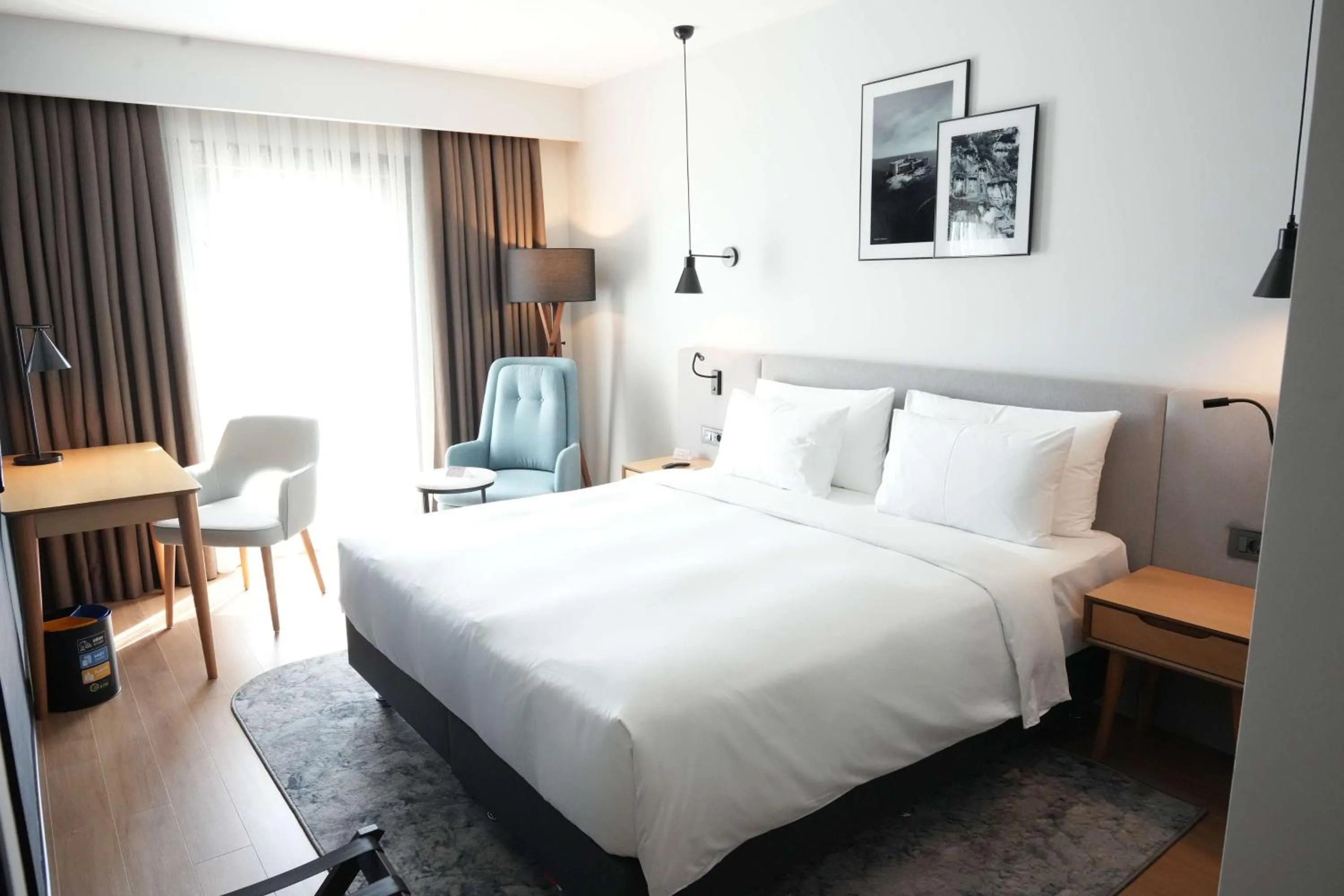 Bedroom, Bed in Radisson Hotel Mersin