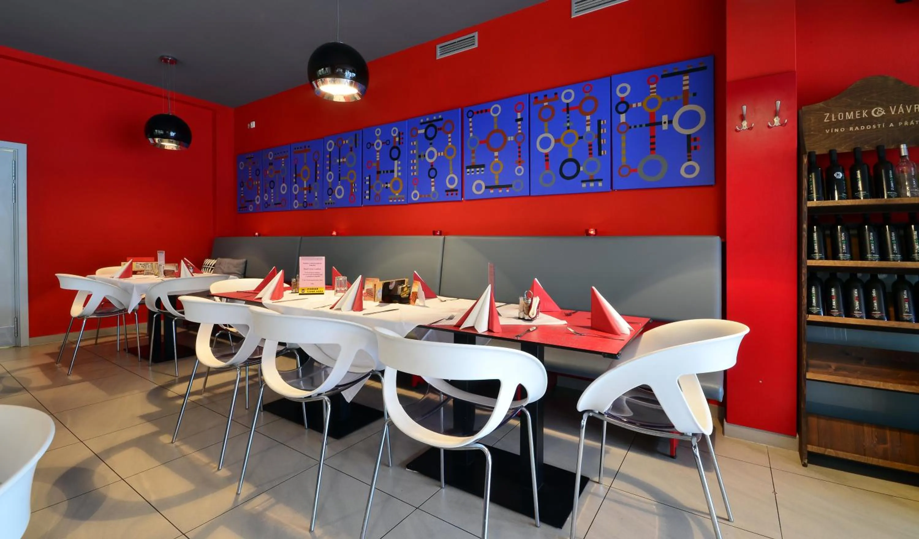 Restaurant/places to eat in Hotel Galaxie