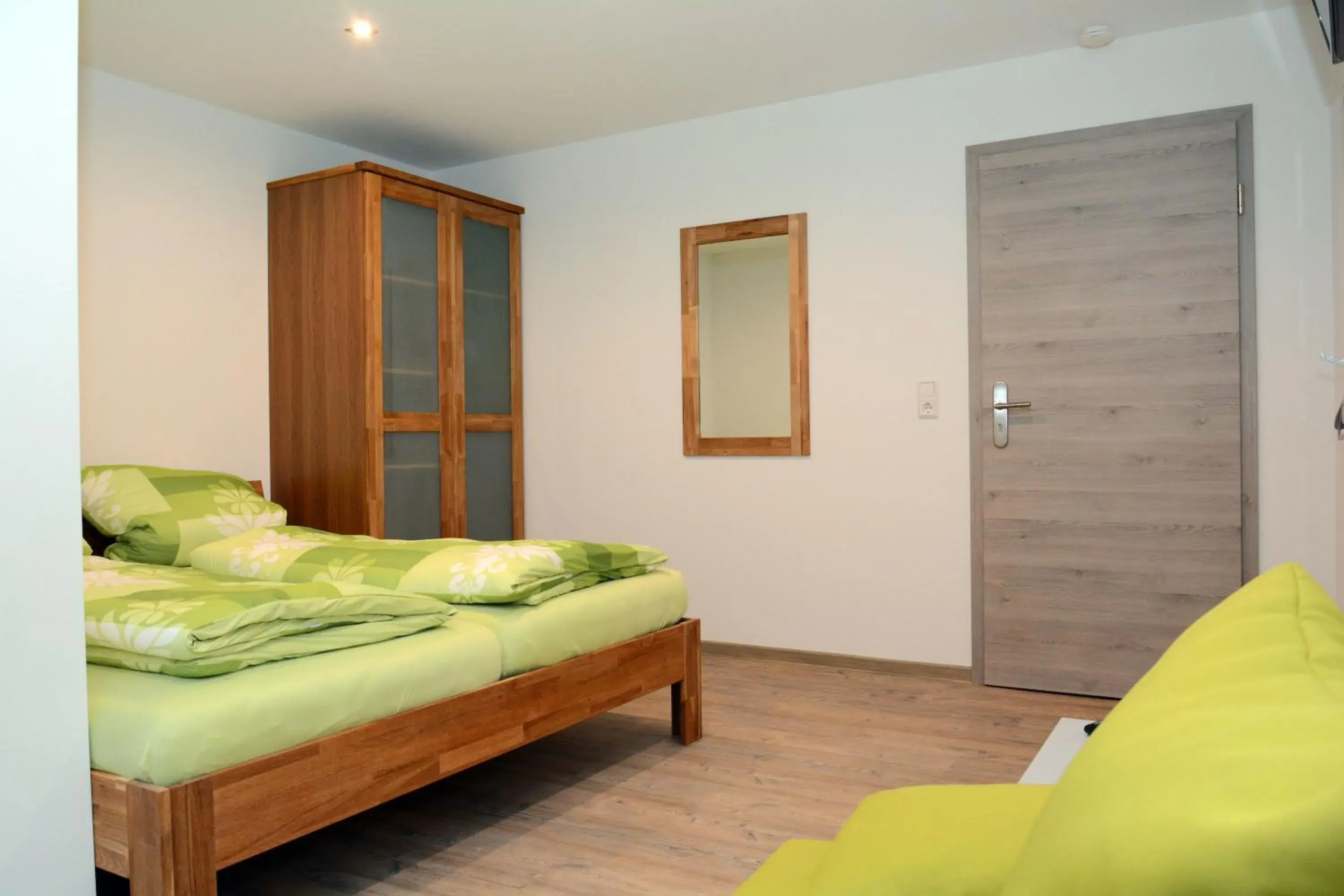 Family Room with Garden View in Pension Zum Hirsch Family Room with Garden View in Pension Zum Hirsch