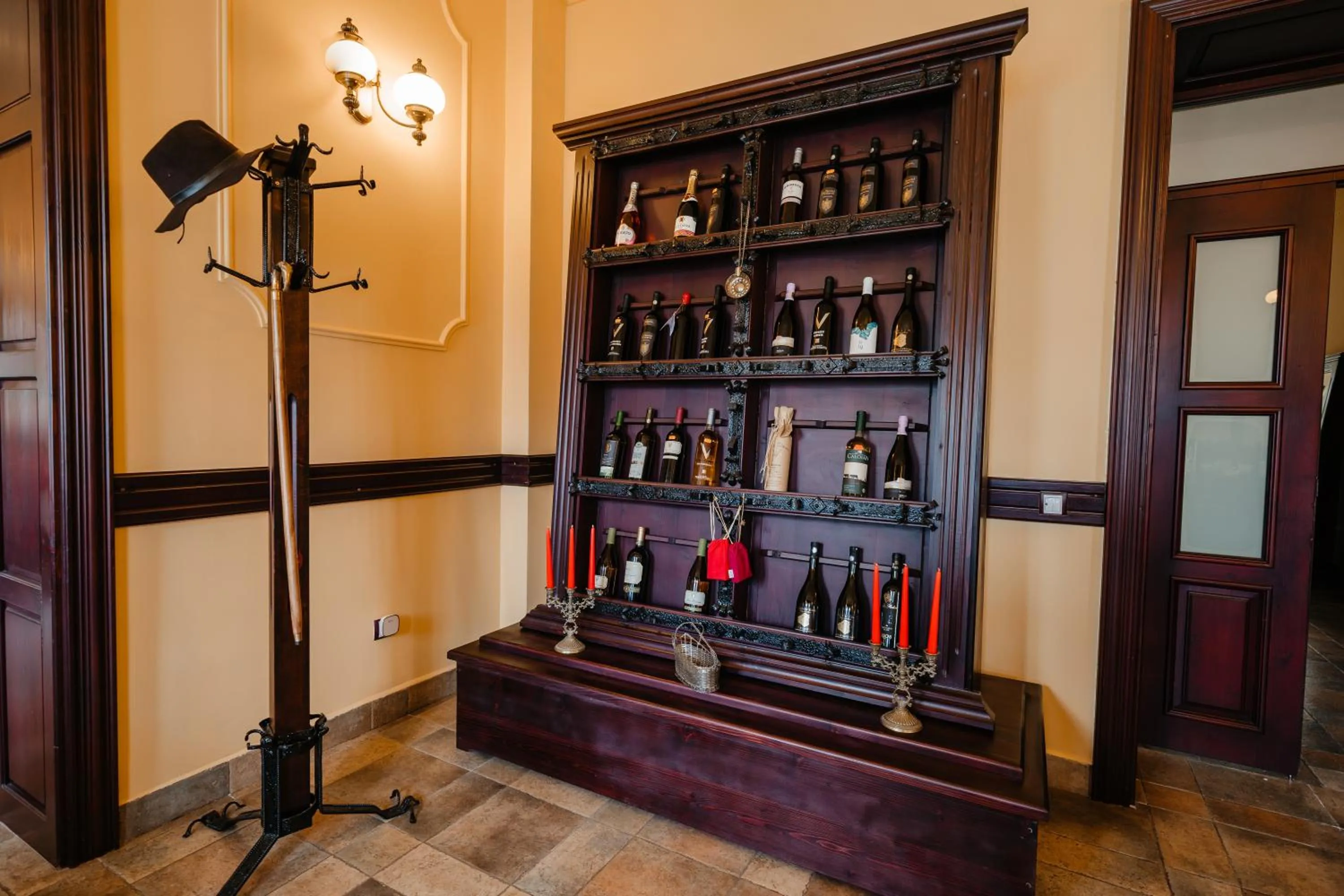 Restaurant/places to eat in IRIS BOUTIQUE 4star - Vila Turistica - Centru Vatra Dornei - SELF CHECK-IN