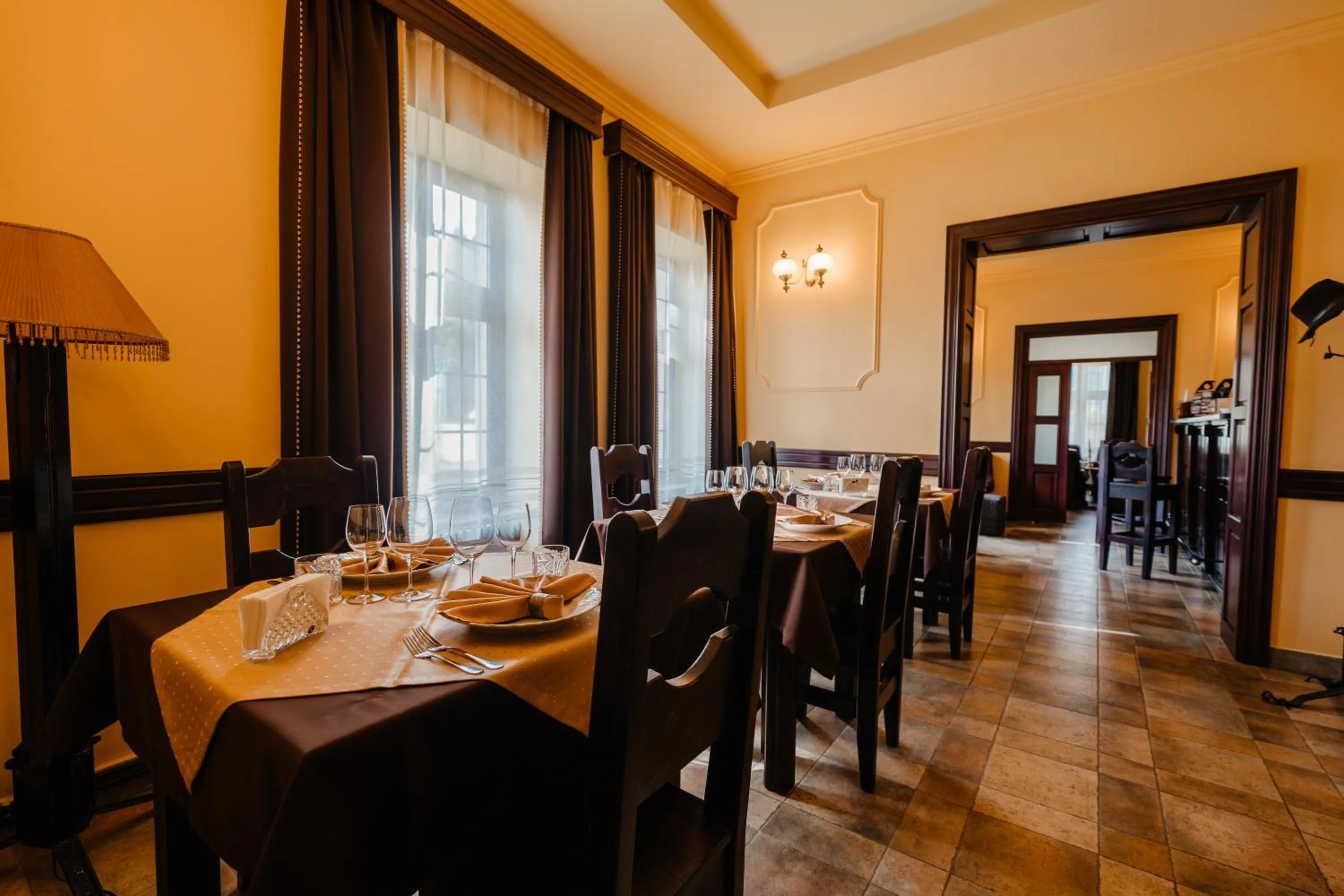 Restaurant/places to eat in IRIS BOUTIQUE 4star - Vila Turistica - Centru Vatra Dornei - SELF CHECK-IN