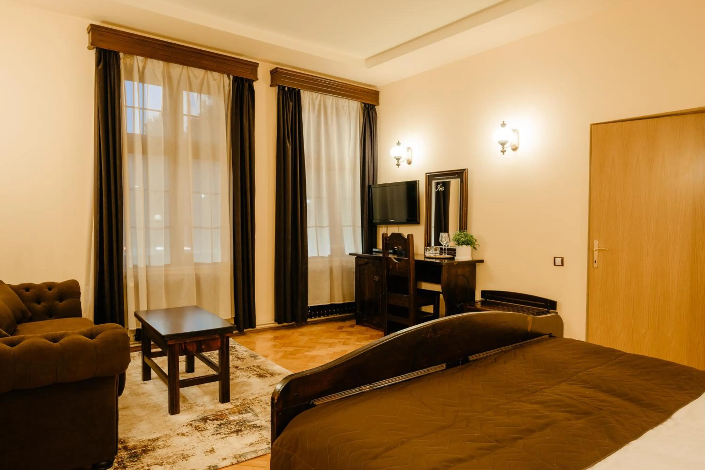 Bed in IRIS BOUTIQUE 4star - Vila Turistica - Centru Vatra Dornei - SELF CHECK-IN