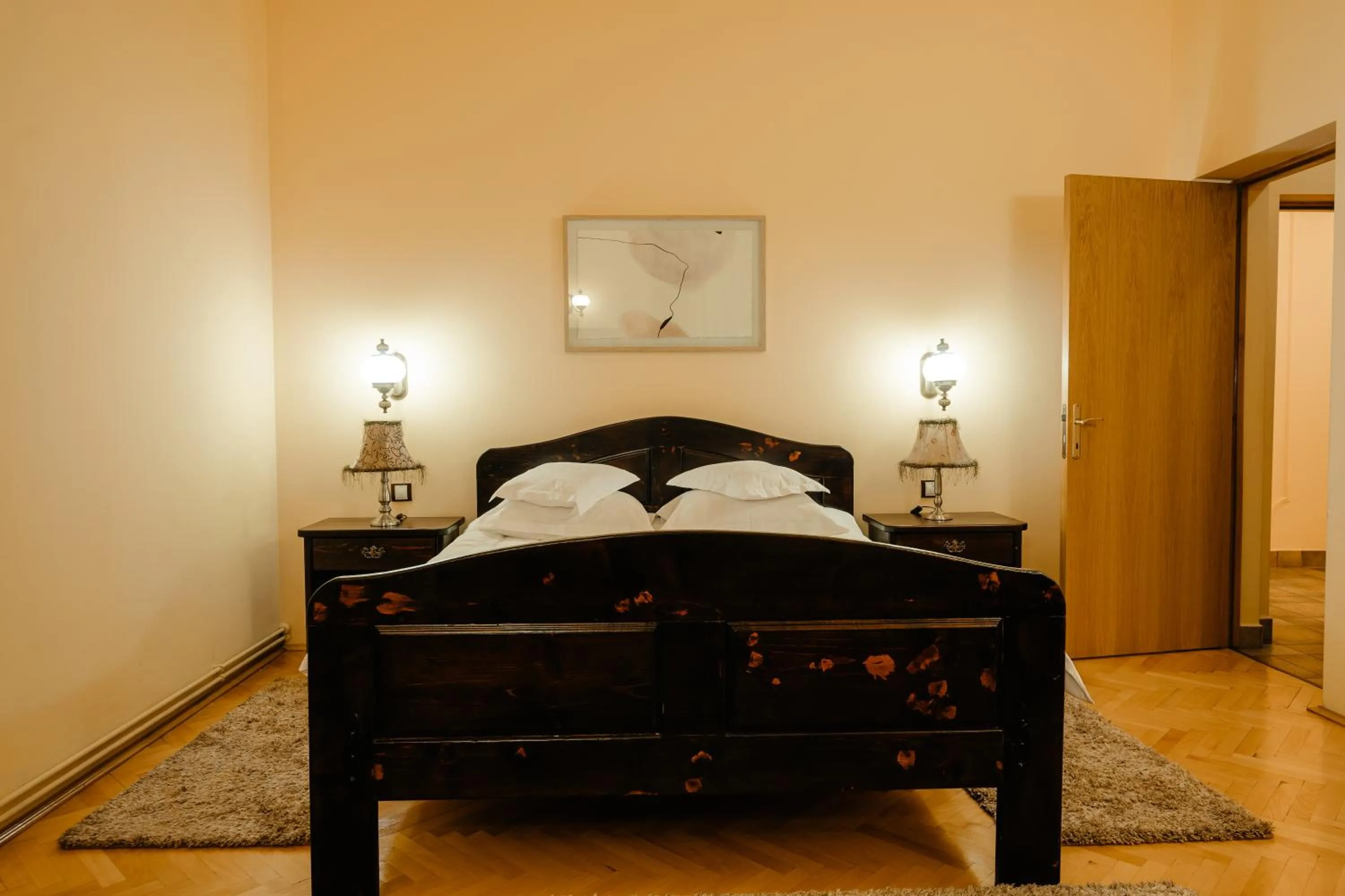 Bed in IRIS BOUTIQUE 4star - Vila Turistica - Centru Vatra Dornei - SELF CHECK-IN