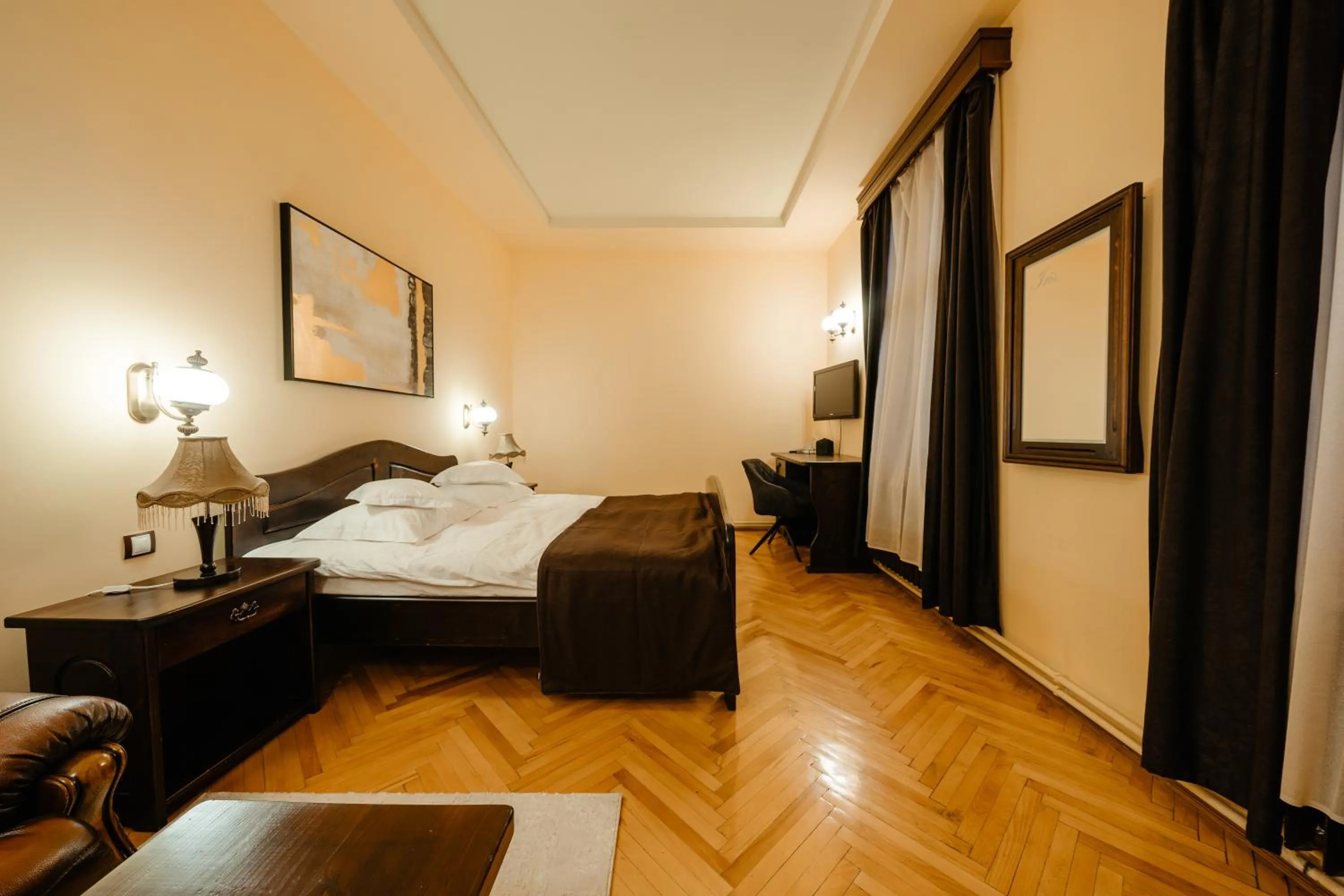 Bed in IRIS BOUTIQUE 4star - Vila Turistica - Centru Vatra Dornei - SELF CHECK-IN